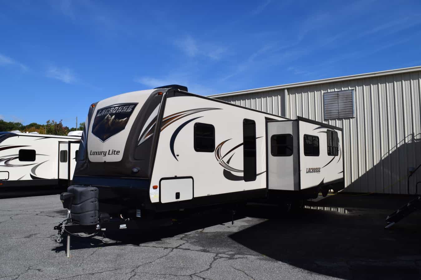 USED 2016 Prime Time LACROSSE 331BHT