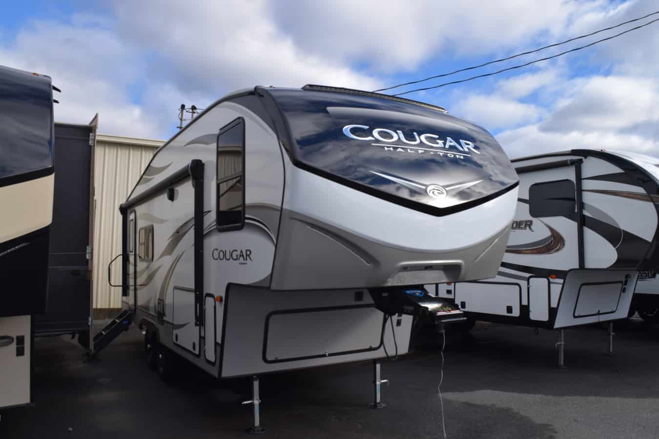 NEW 2020 Keystone COUGAR HALF-TON 23MLS