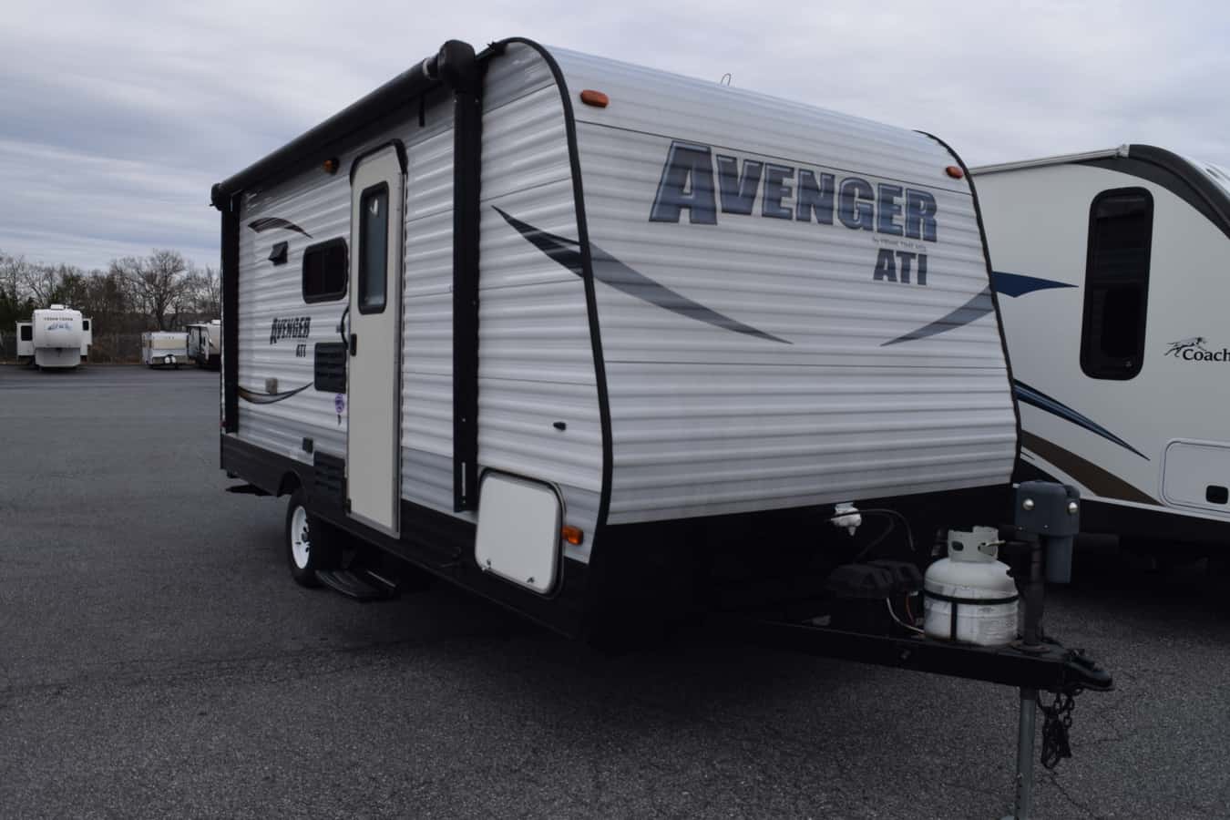 USED 2014 Prime Time AVENGER 17BH