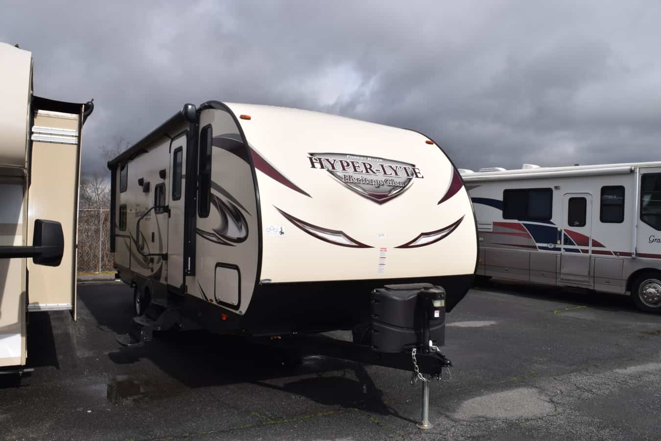 USED 2018 Forest River HERITAGE GLEN 24BHHL