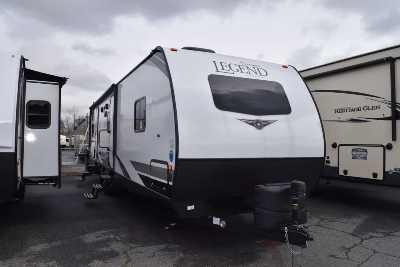 NEW 2020 Forest River SURVEYOR 320BHLE