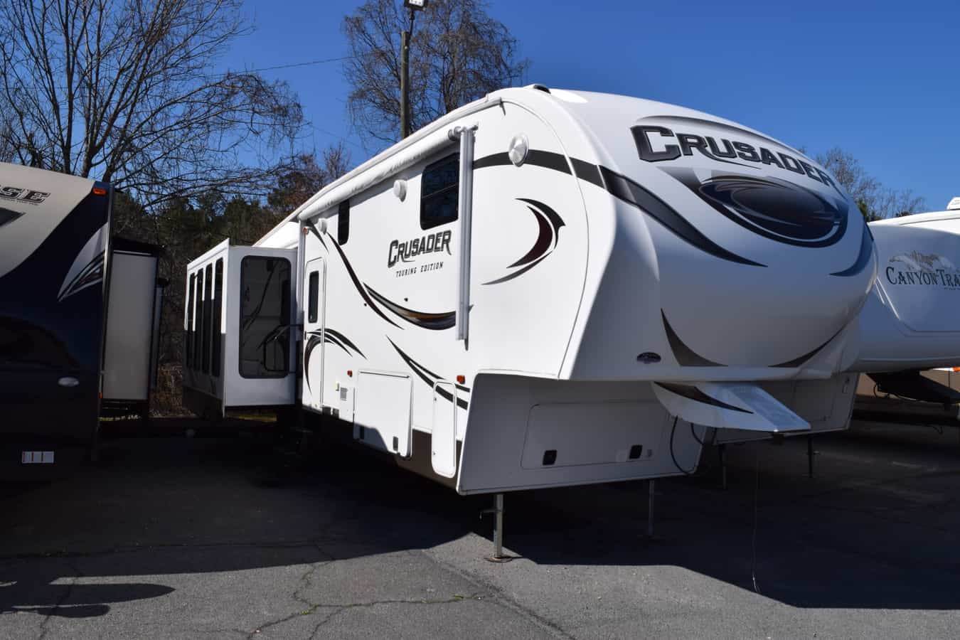 USED 2015 Prime Time CRUSADER 334CKT