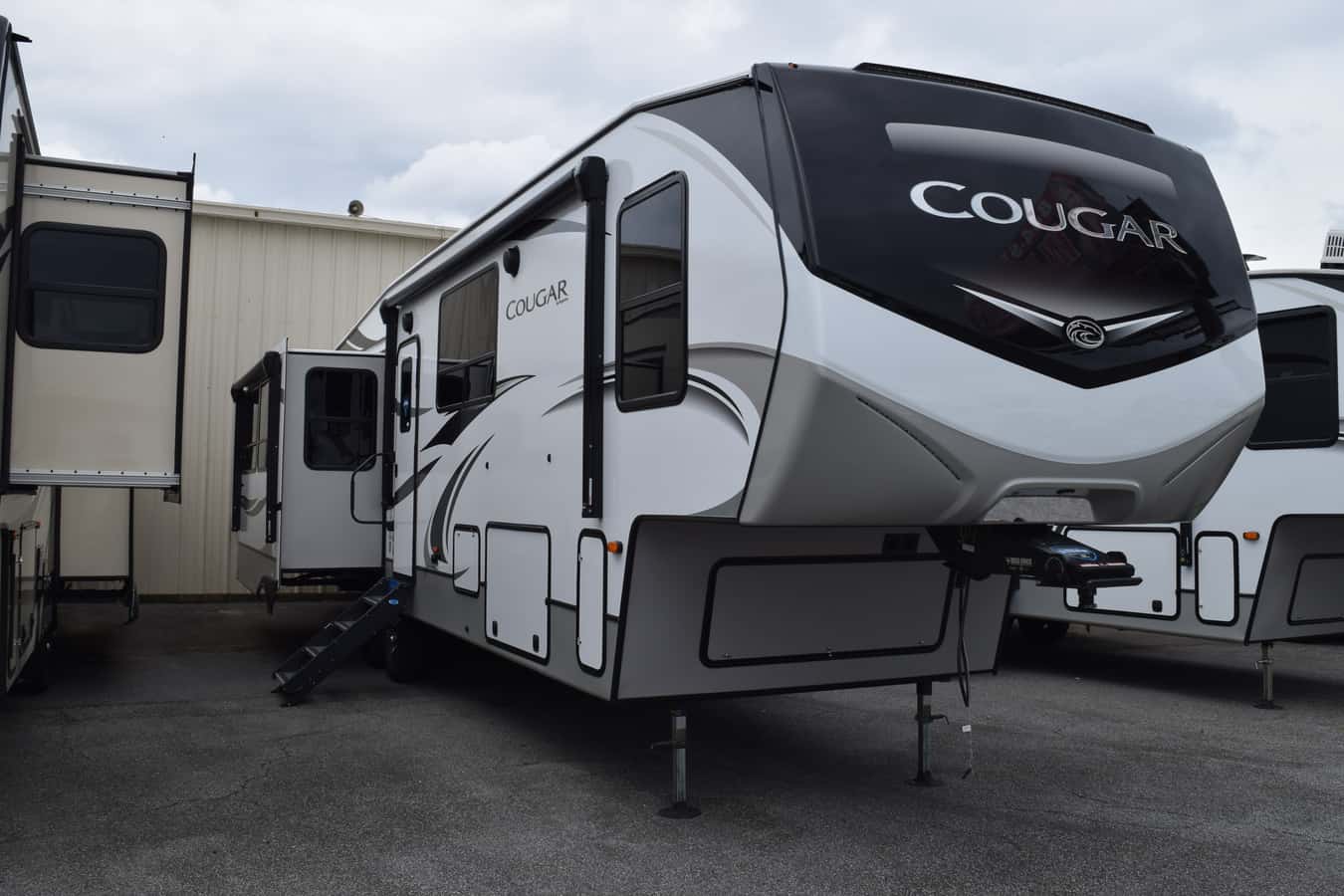 NEW 2021 Keystone COUGAR 368MBI