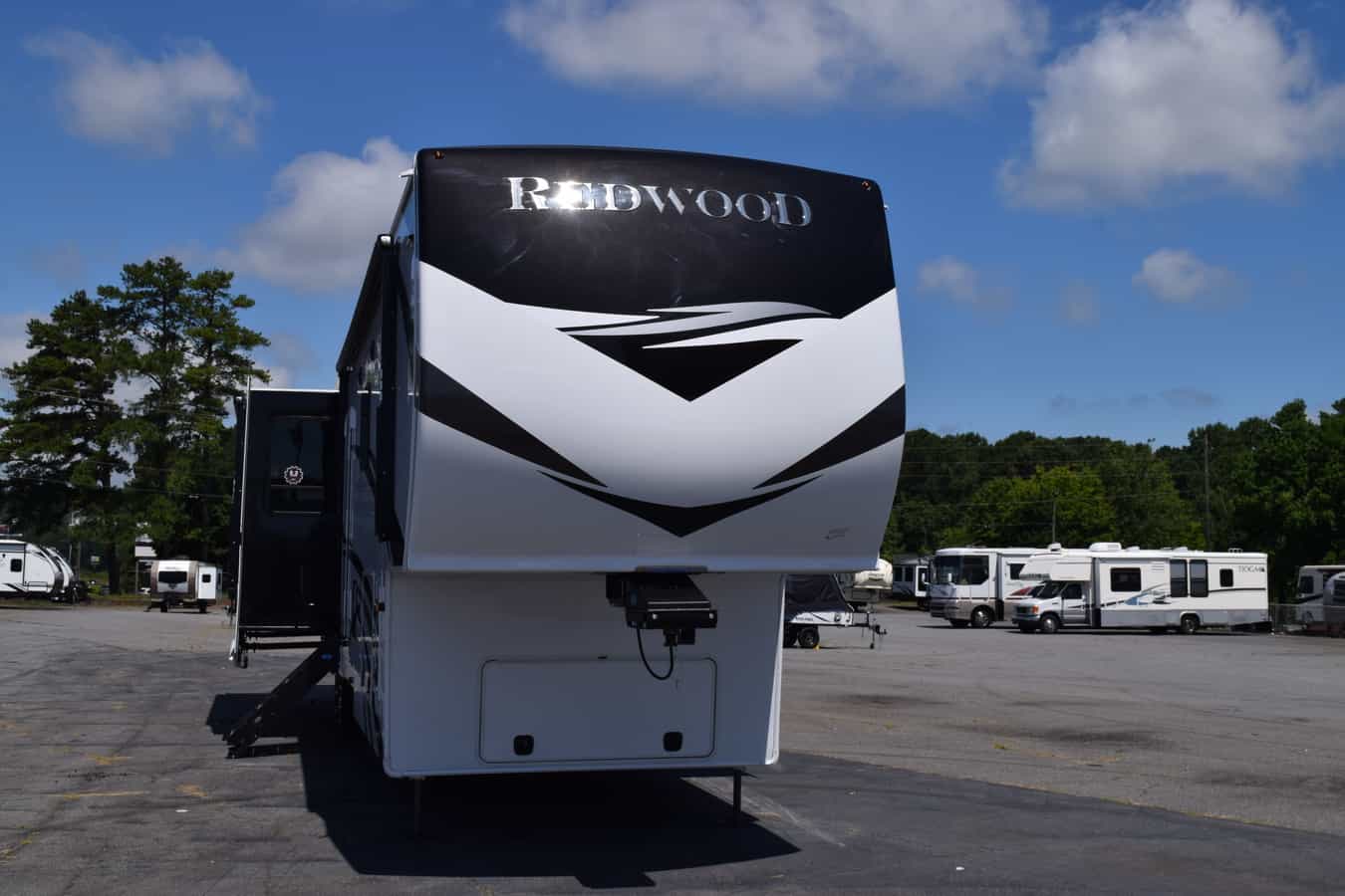 NEW 2021 Crossroads REDWOOD 3901MB