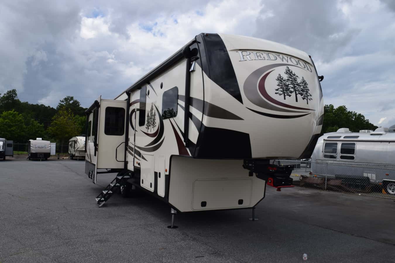 USED 2017 Crossroads REDWOOD 3401RL