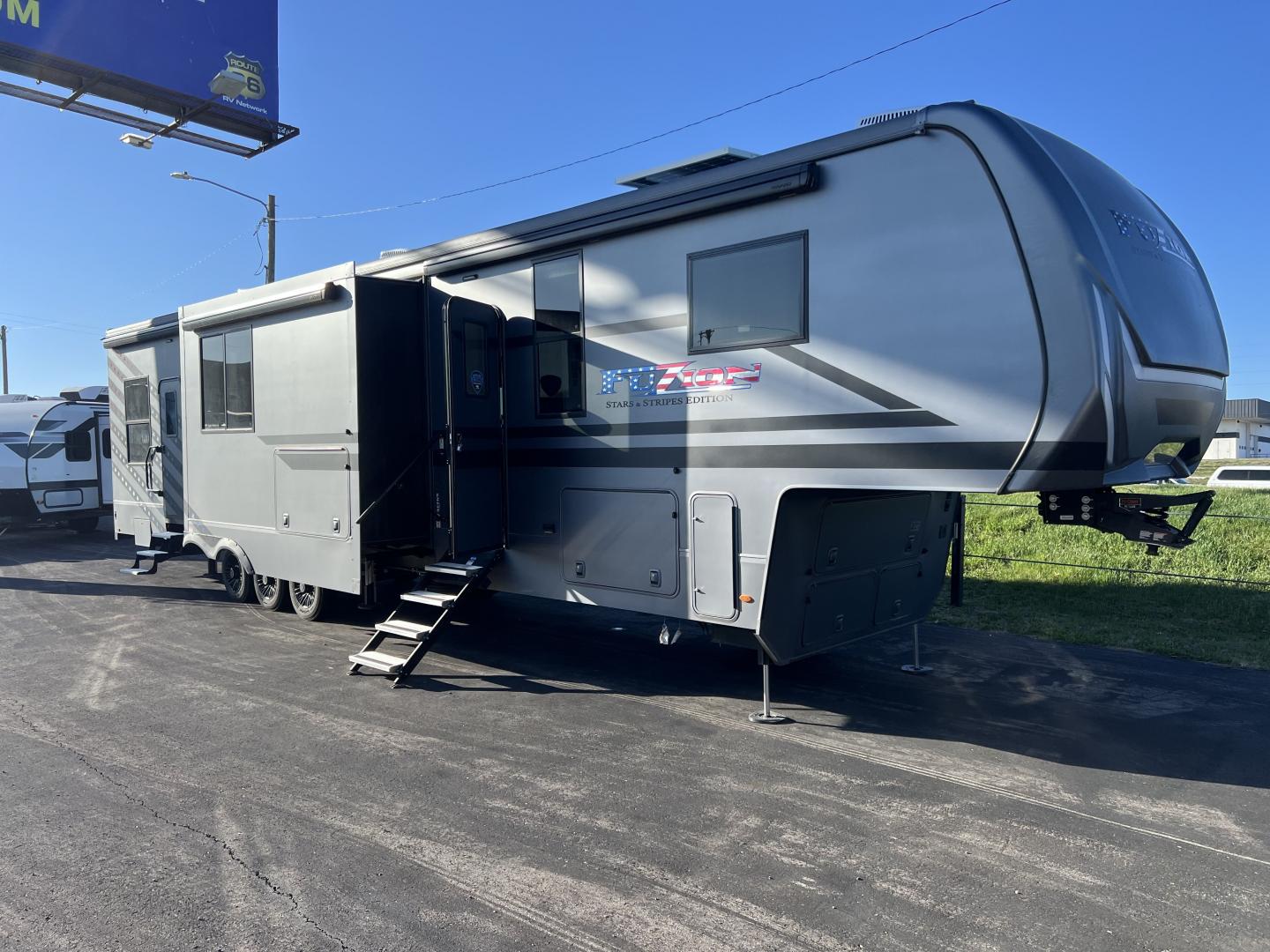 New 2025 Keystone FUZION 442 - Trailside RV Kansas City