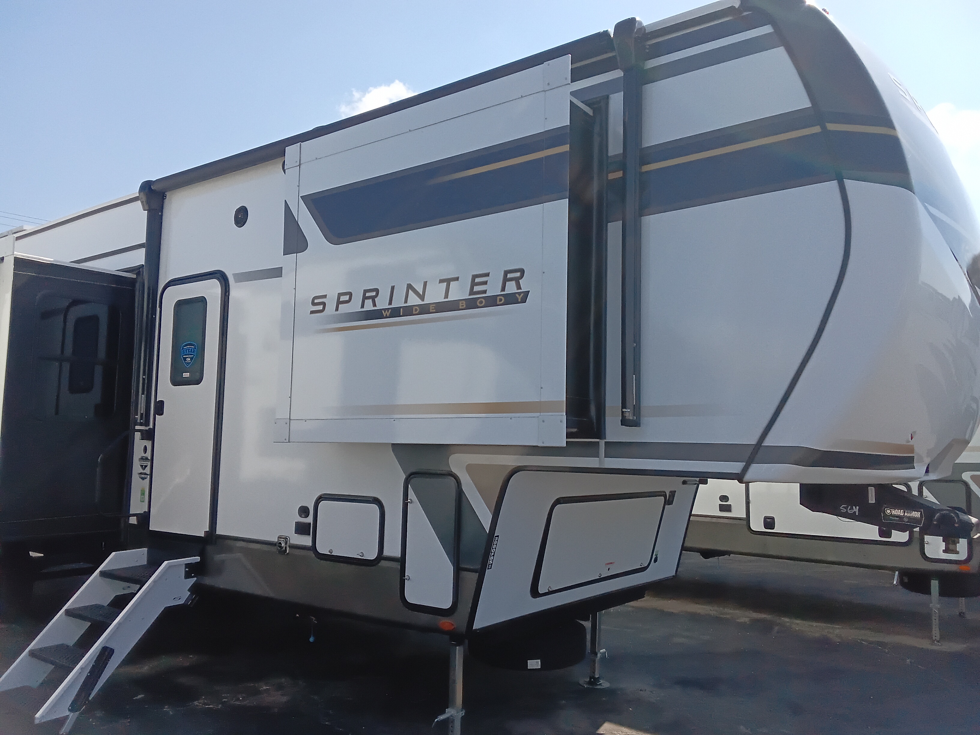 New 2025 Keystone SPRINTER 3980FBS - Trailside RV Kansas City