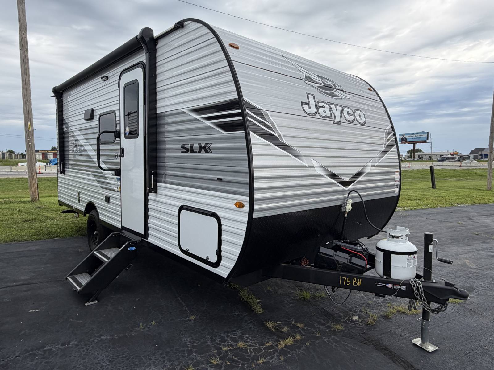 New 2026 Jayco JAY FLIGHT SLX 8 WIDE 175BH - Trailside RV Kansas City