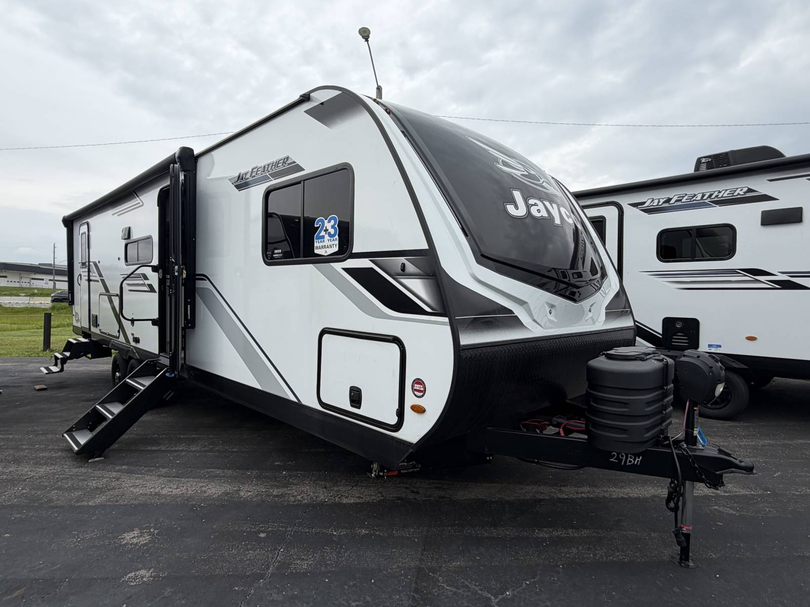 New 2026 Jayco JAY FEATHER 29BHB - Trailside RV Kansas City