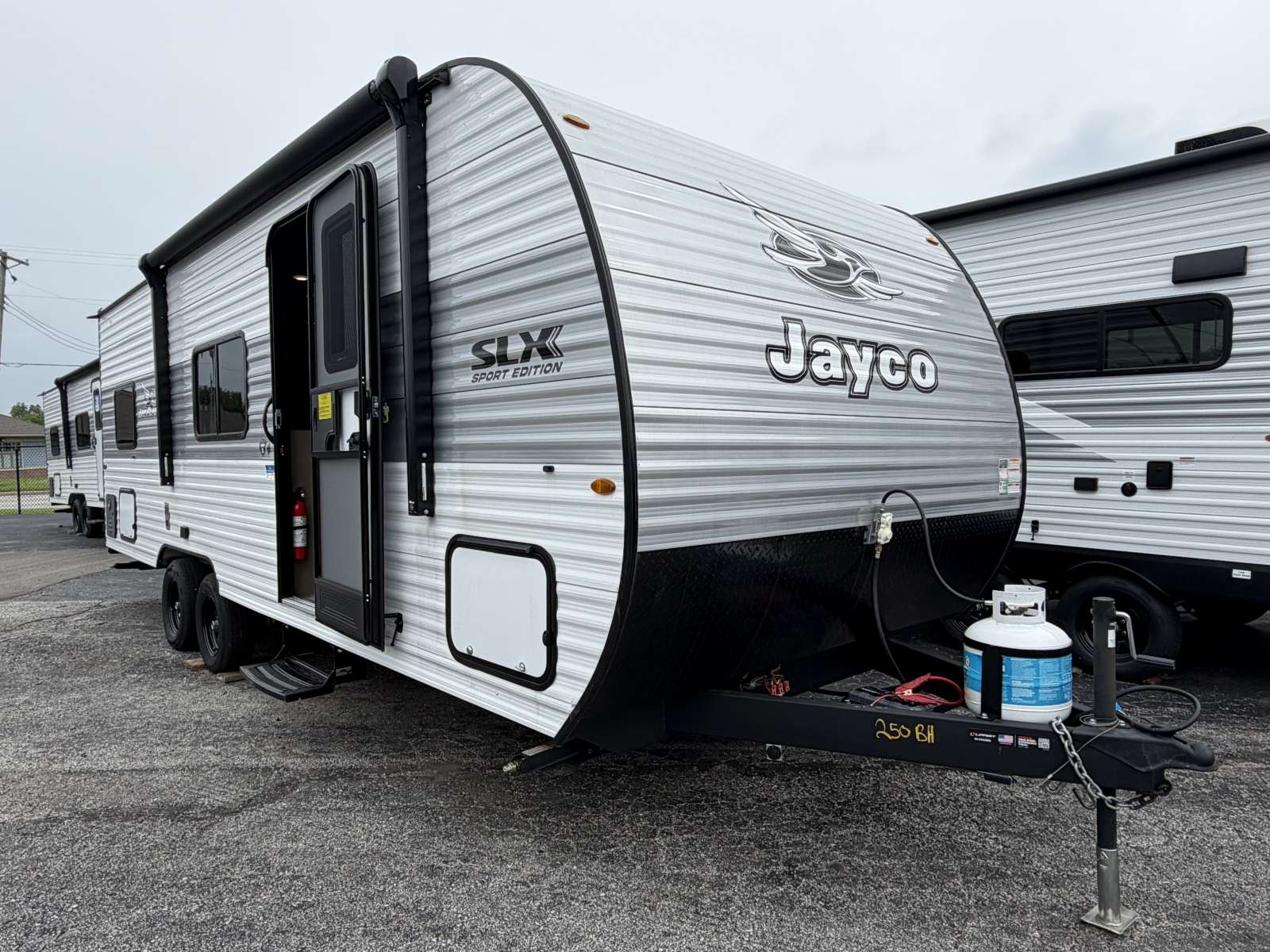New 2026 Jayco JAY FLIGHT SLX 8 WIDE 250BH - Trailside RV Kansas City
