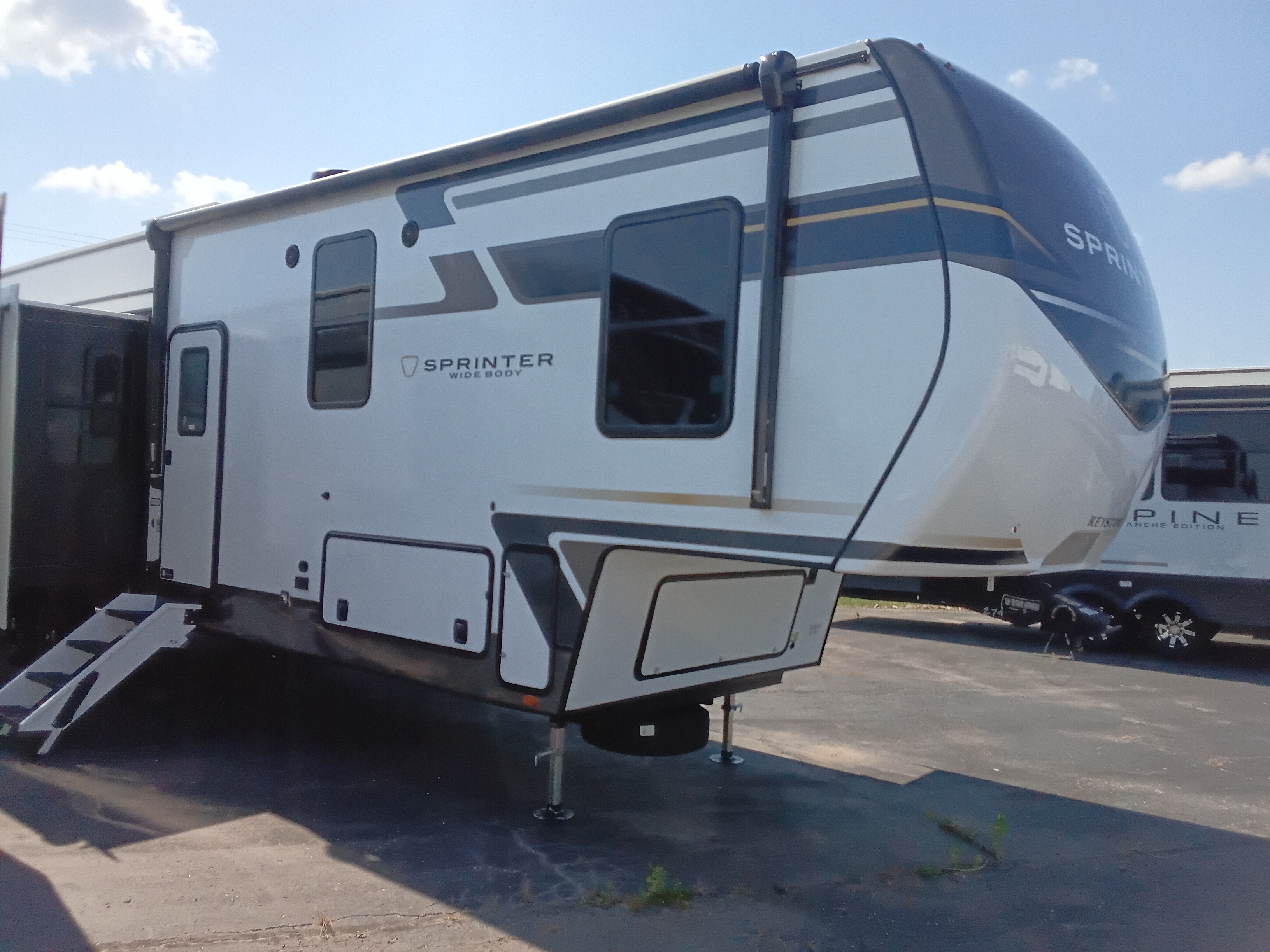 New 2026 Keystone SPRINTER 3900DBL - Trailside RV Kansas City