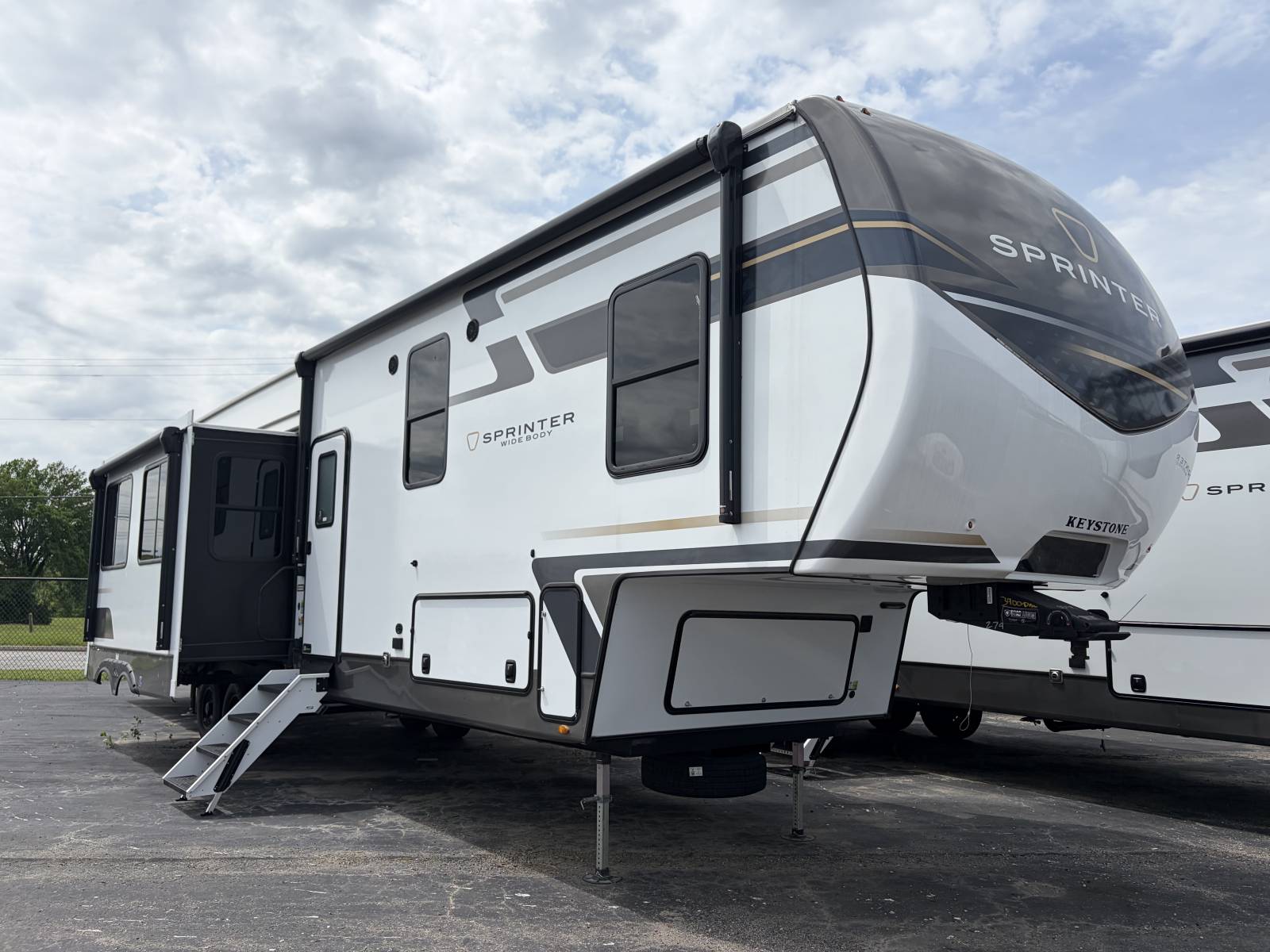New 2026 Keystone SPRINTER 3900DBL - Trailside RV Kansas City