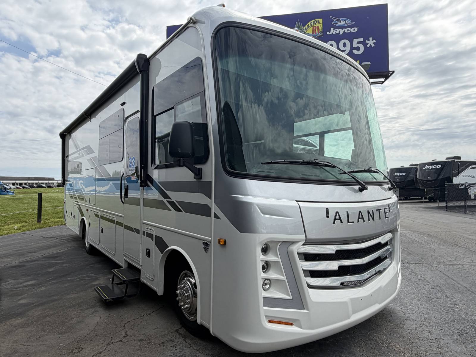 New 2026 Jayco ALANTE 29S - Trailside RV Kansas City