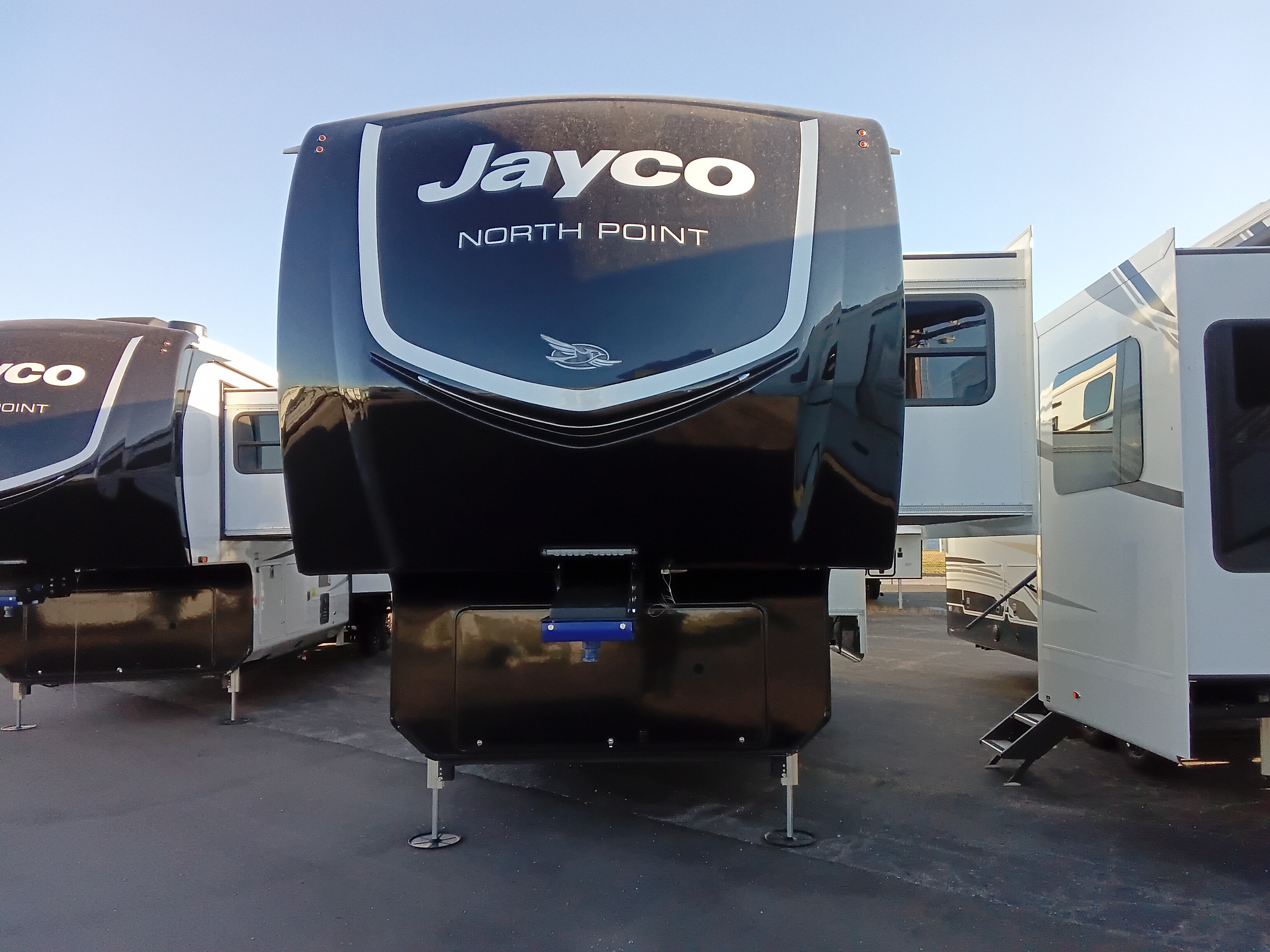 New 2026 Jayco NORTH POINT 377RLBH - Trailside RV Kansas City
