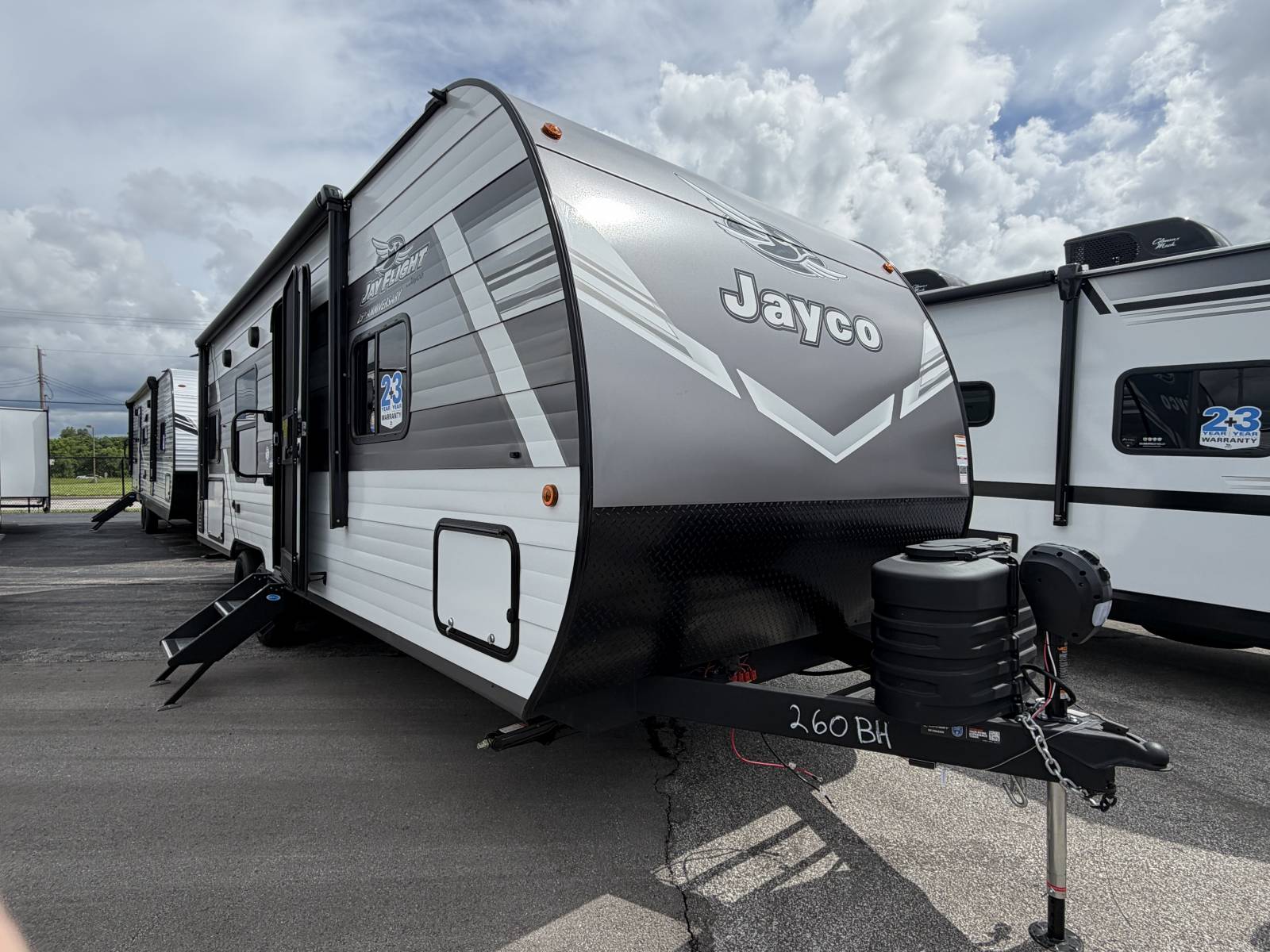 New 2027 Jayco JAY FLIGHT 260BH - Trailside RV Kansas City