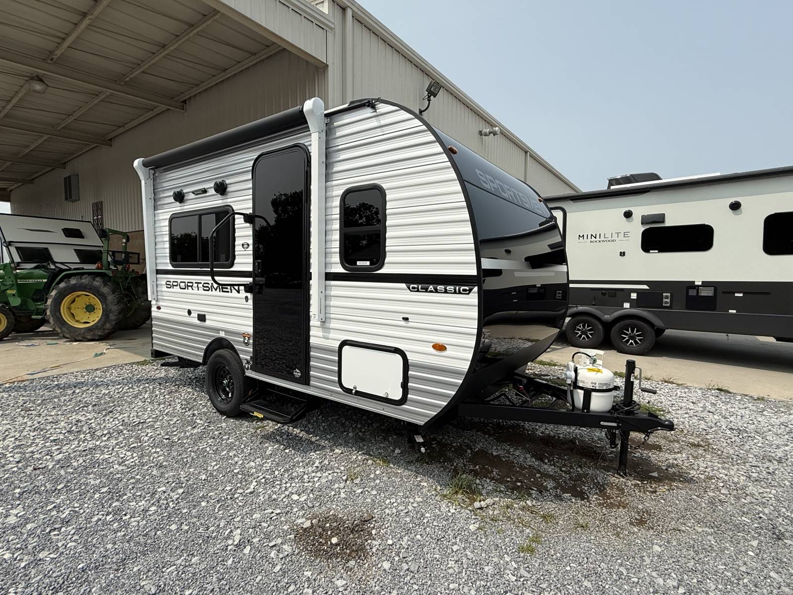 New 2026 Kz-rv SPORTSMEN CLASS 130RD - Tri-Am RV Center