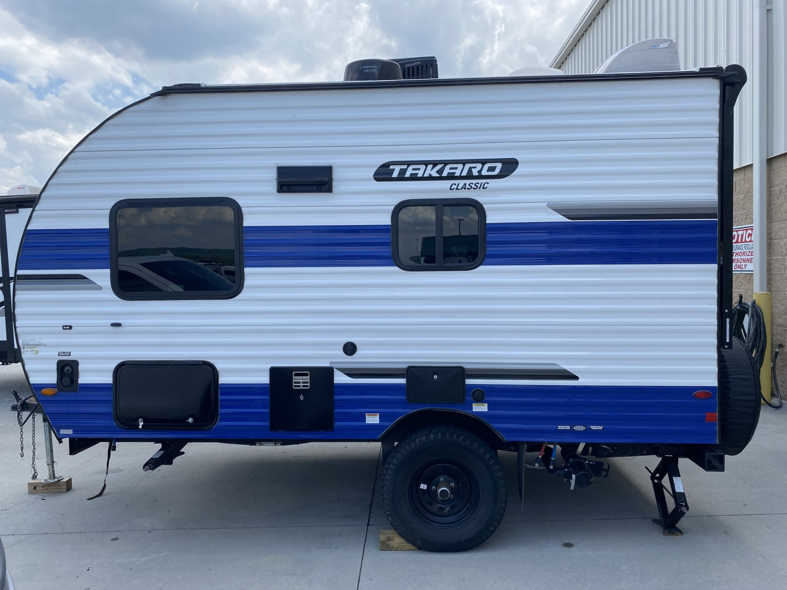 USED 2022 Sunset Park Rv TAKARO 16BH - Tri-Am RV Center