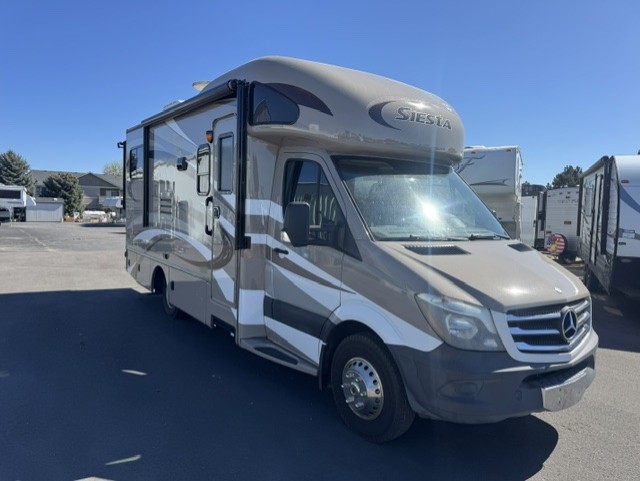 USED 2014 Thor Motor Coach FOUR WINDS SIESTA 24SR - Uncharted Recreation