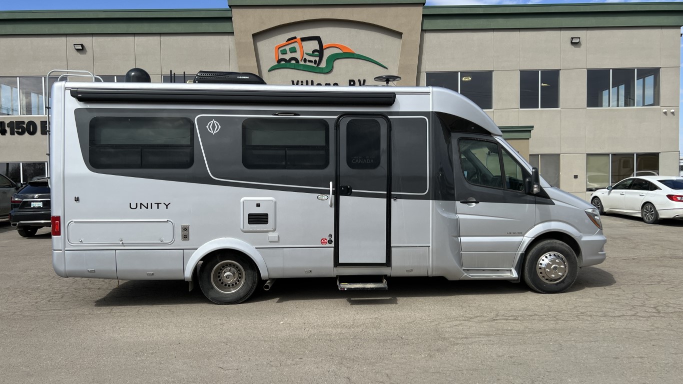 USED 2018 Leisure Travel Van UNITY U24FX CONSIGNMENT