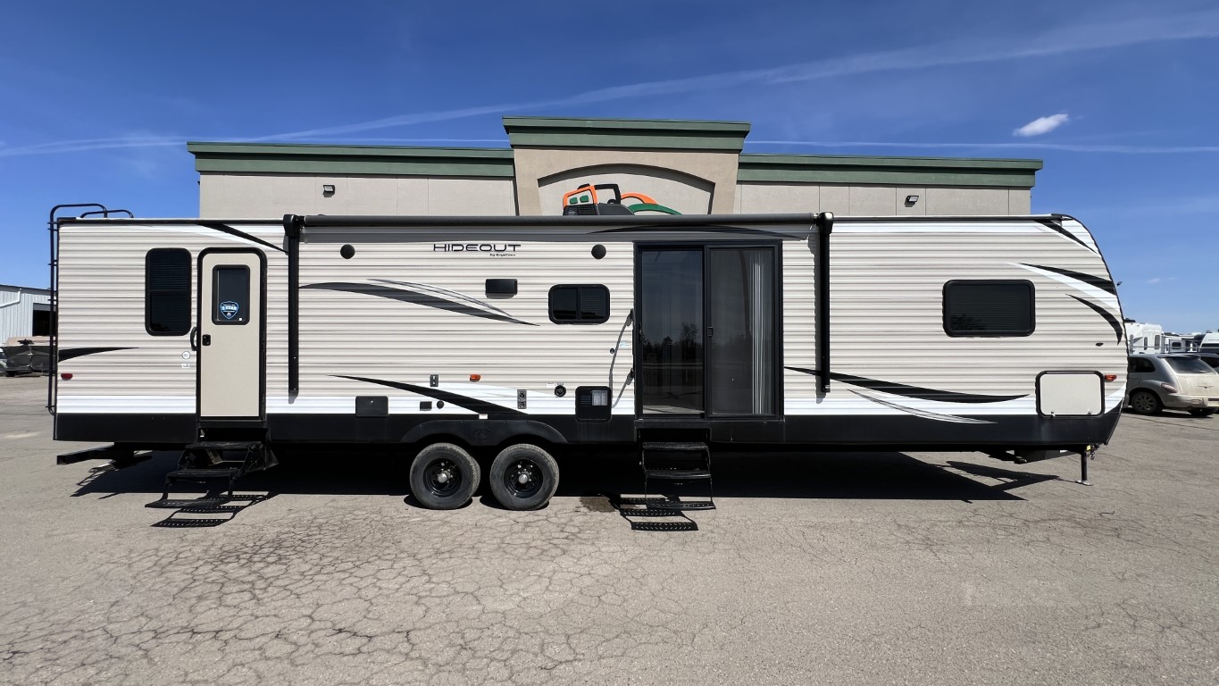 USED 2019 Keystone HIDEOUT 38FQTS CONSIGNMENT
