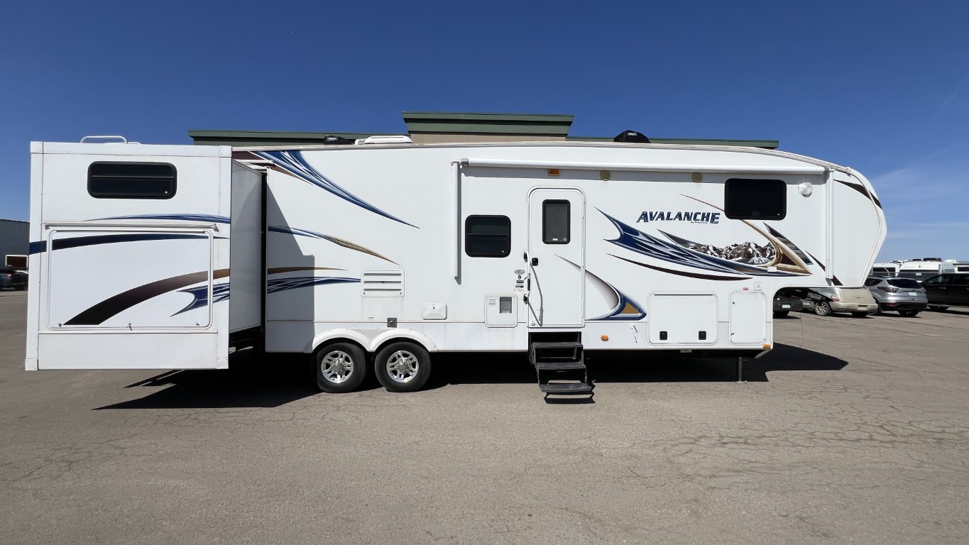 USED 2012 Keystone AVALANCHE 340TG CONSIGNMENT