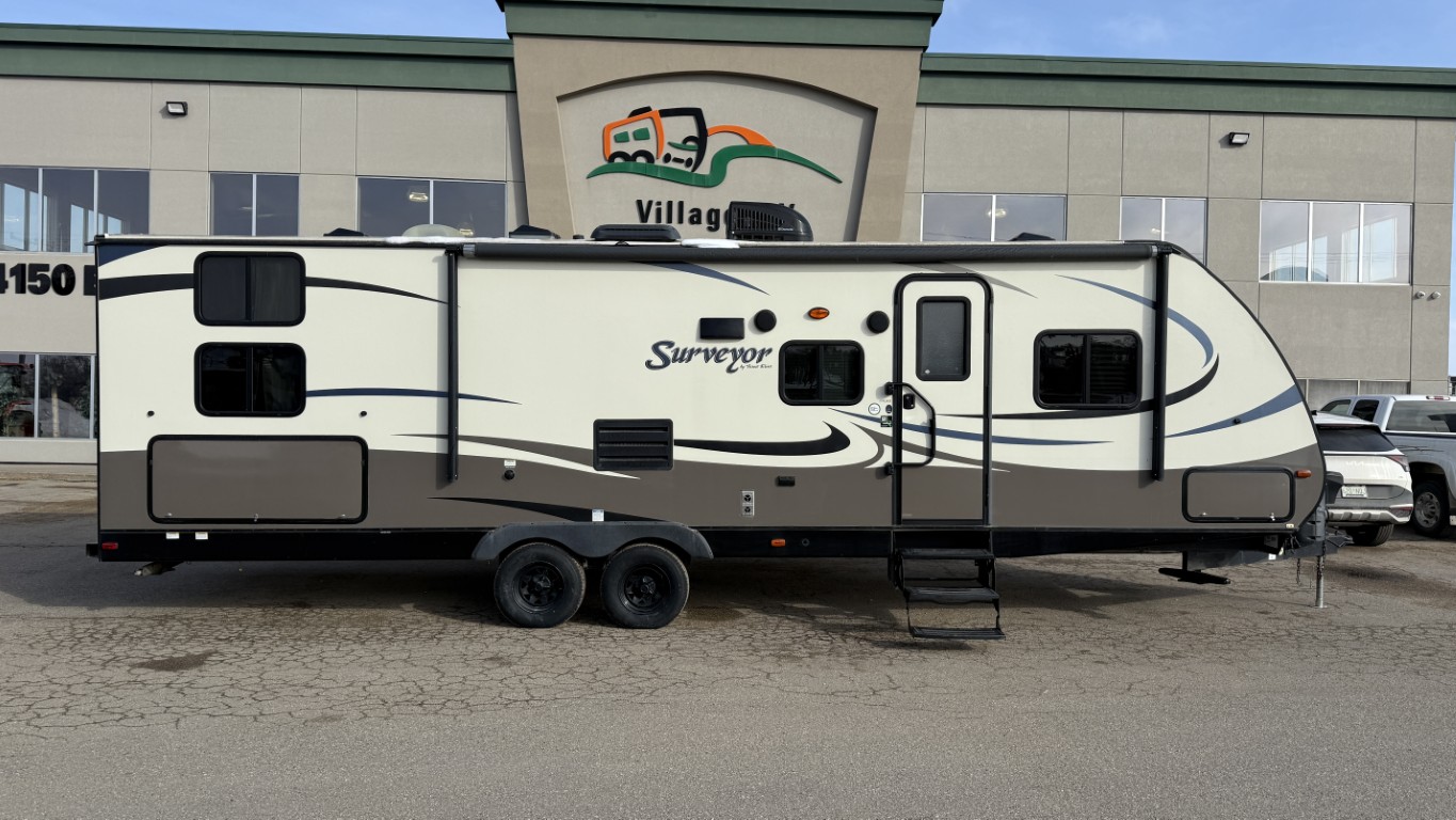 USED 2016 Forest River SURVEYOR 295QBLE