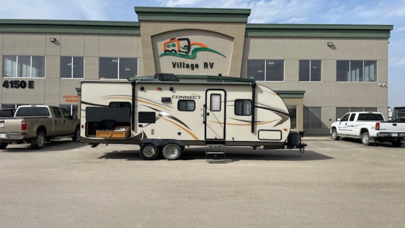 USED 2015 Kz SPREE 250BHS