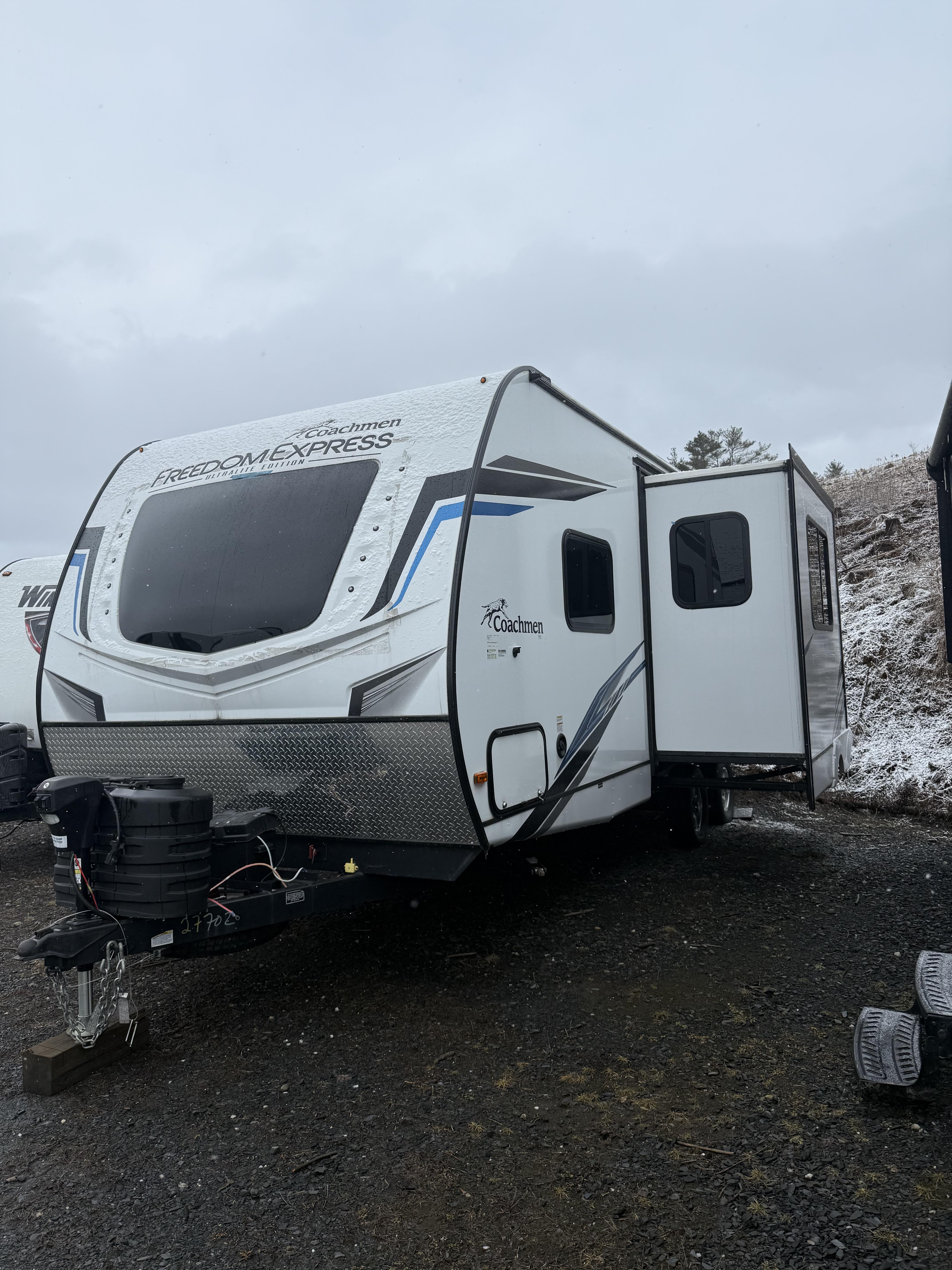 USED 2023 COACHMEN FREEDOM EXP 257BHS - Mekkelsen RV