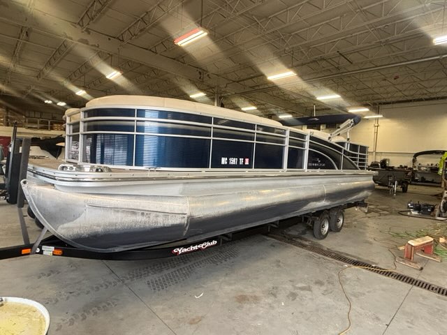 2010 Bennington 2550 RCW - Wilson Marine