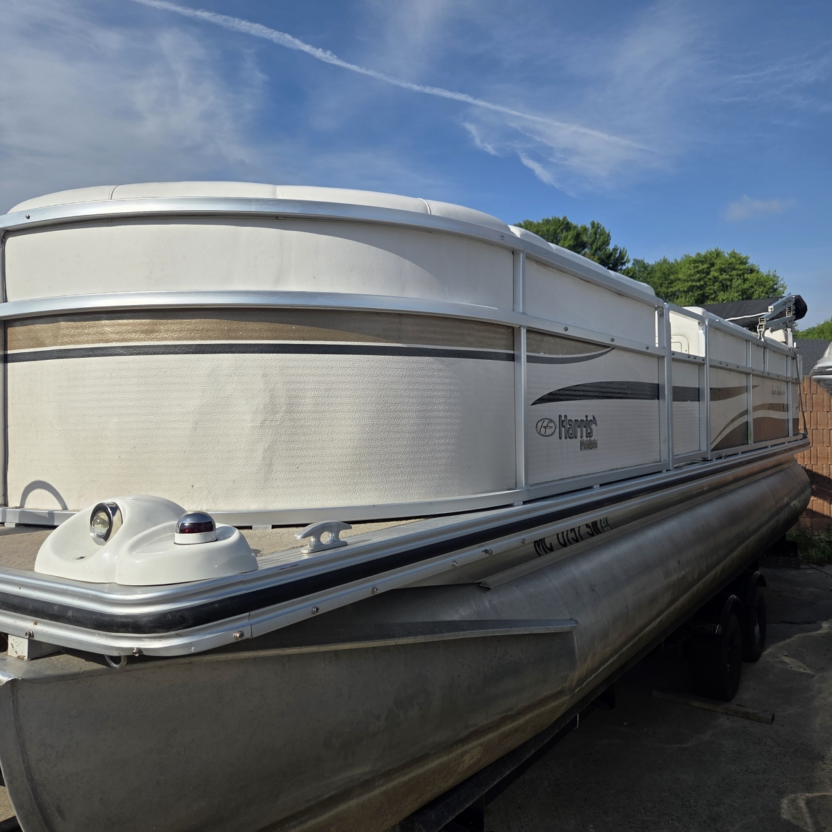 2006 Harris 220 Super Sunliner *Includes Trailer*