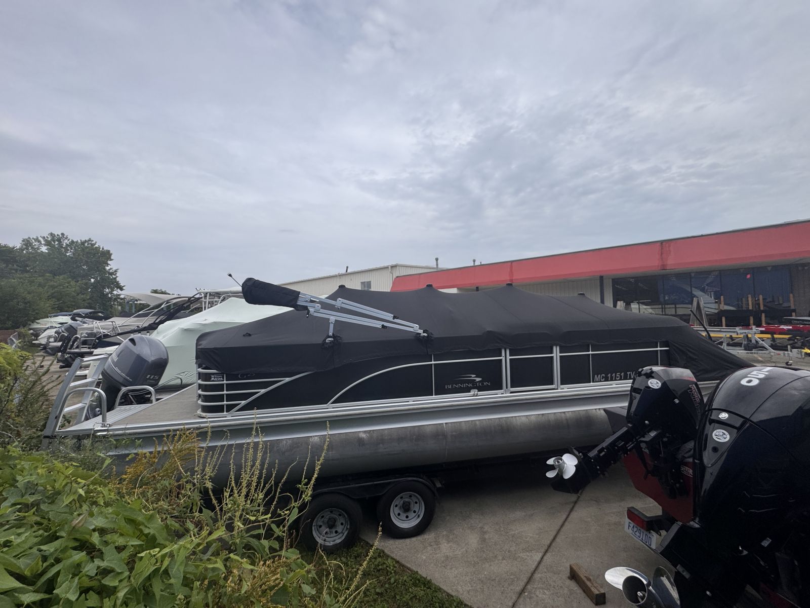 2016 Bennington 2574 GL, photo 2 of 14