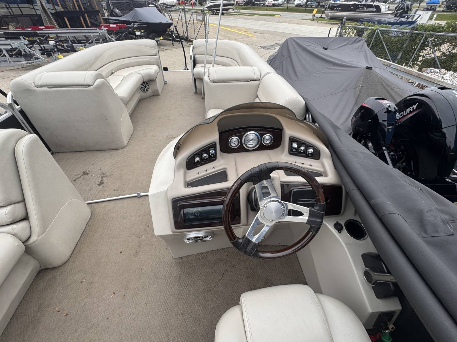 2016 Bennington 2574 GL, photo 8 of 14