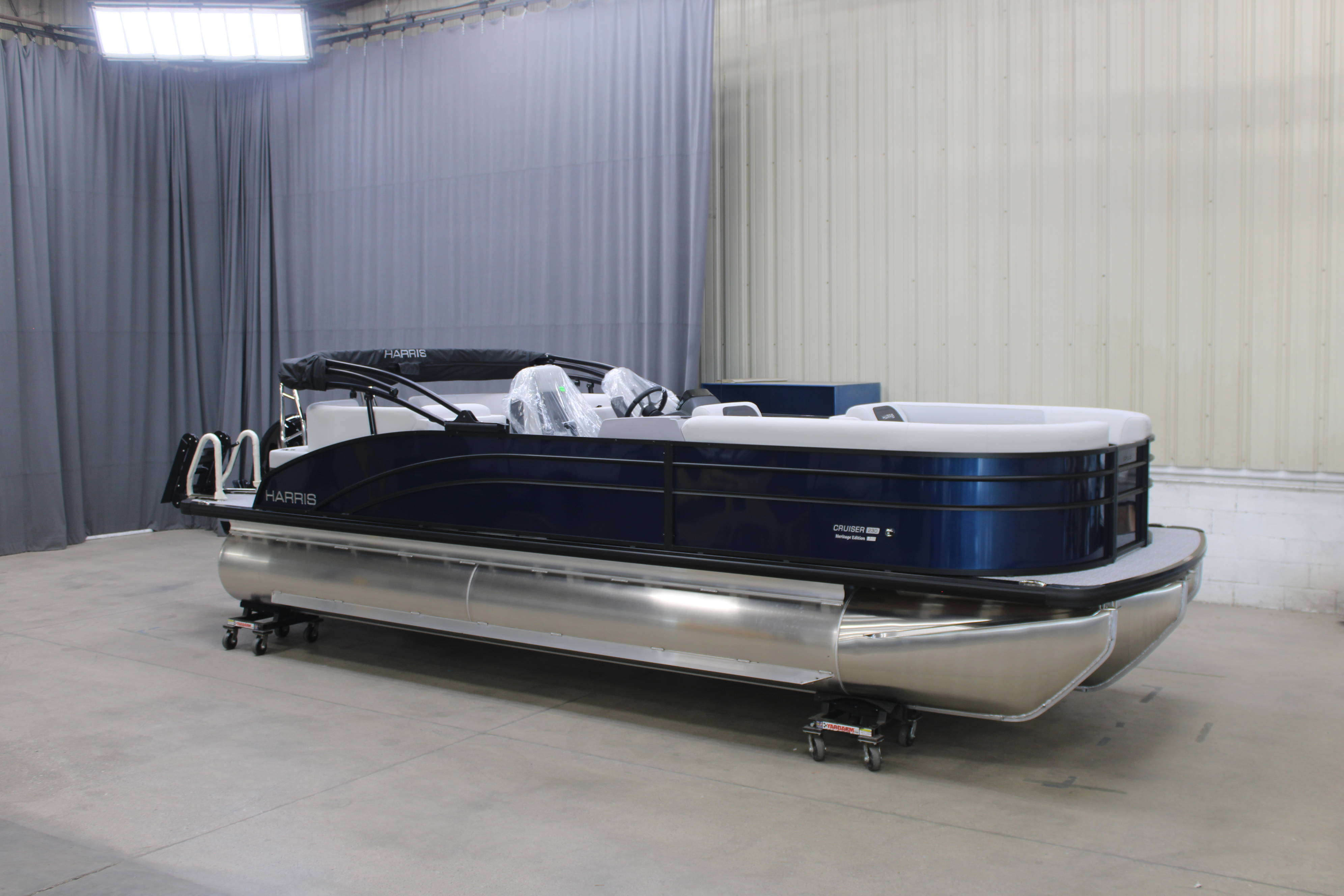 2026 Harris Cruiser 230 CWDH Tri Toon - Wilson Marine