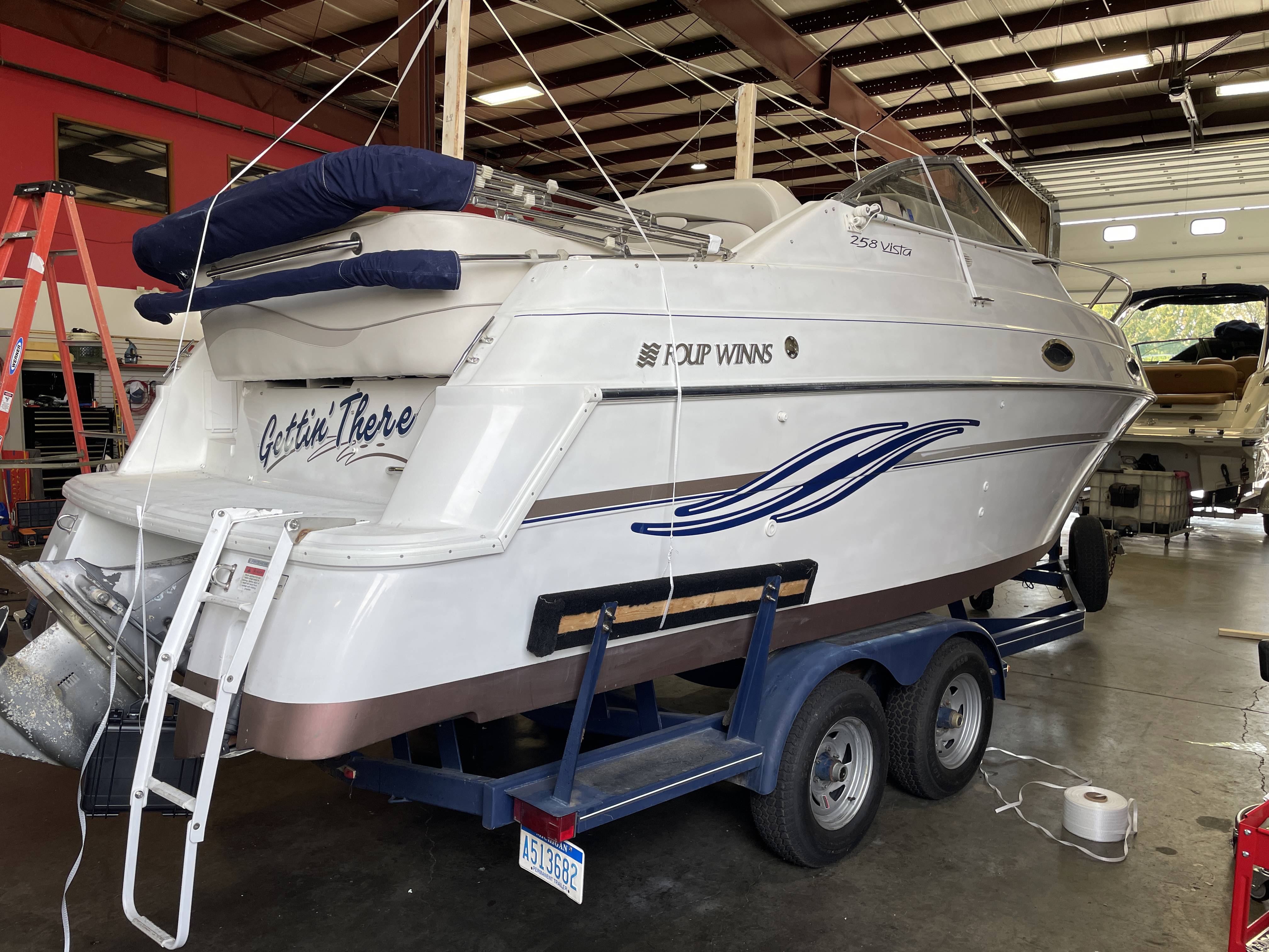 1999 Four Winns 258 Vista Express Cruiser **NEW BOTTOM PAINT!** - Wilson Marine
