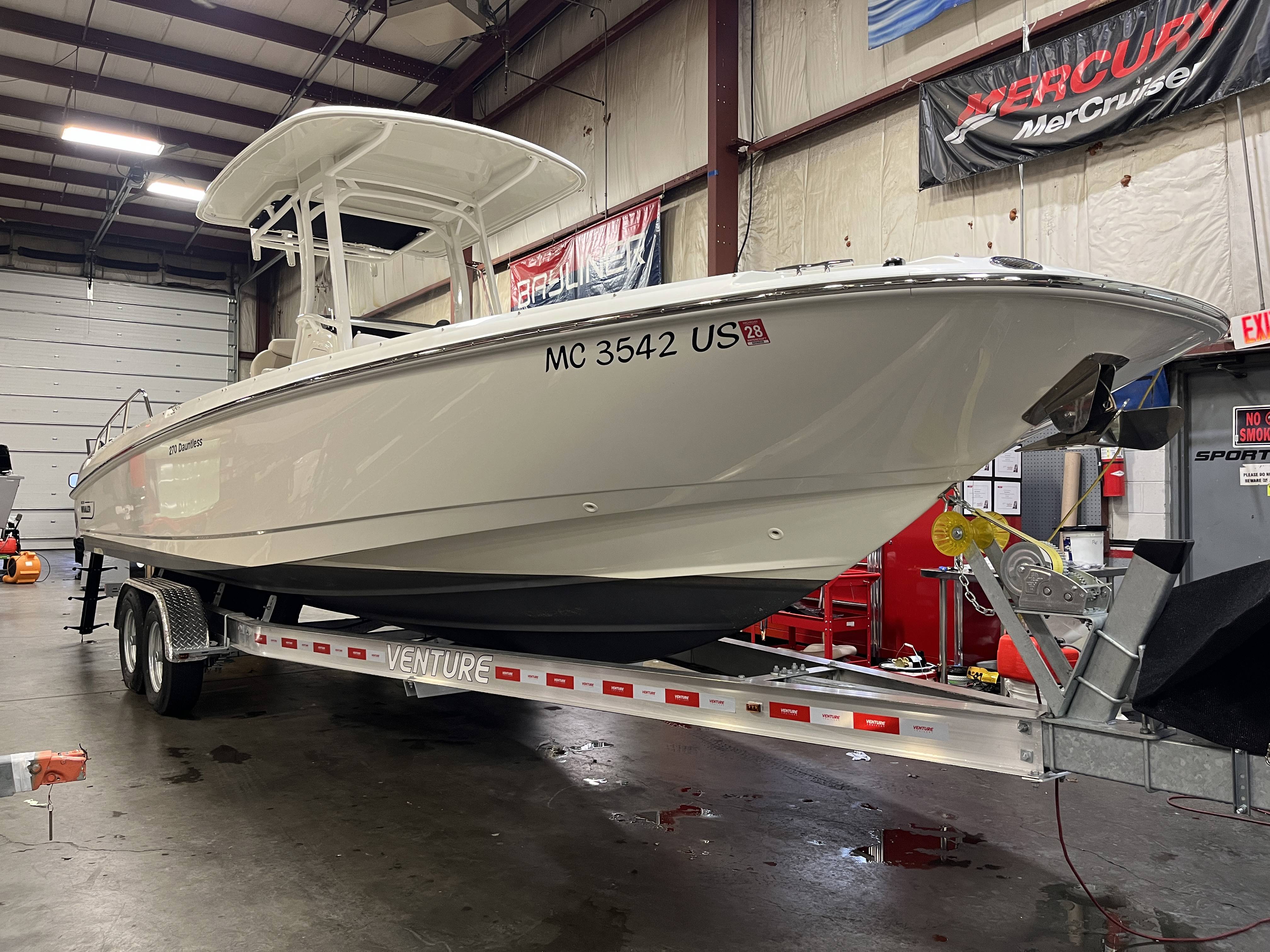 2021 Boston Whaler 270 Dauntless - Wilson Marine