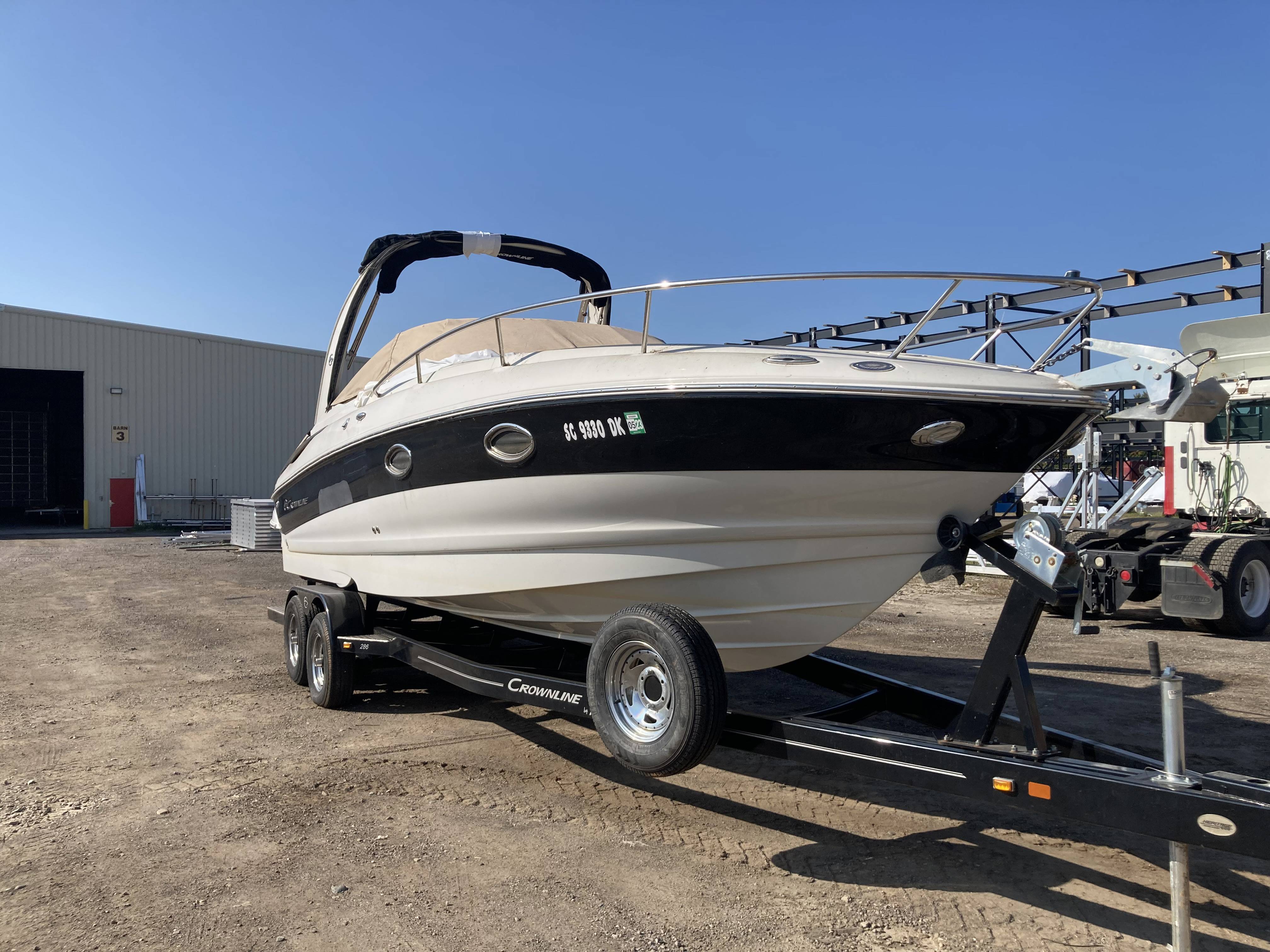 2018 Crownline 286 SC **Like New Only 32 hours w/trailer** - Wilson Marine
