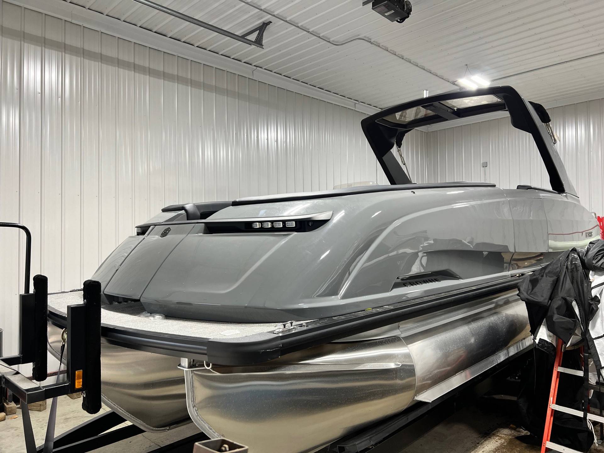 2025 Harris Crowne 250 SL **TRI-TOON!** - Wilson Marine