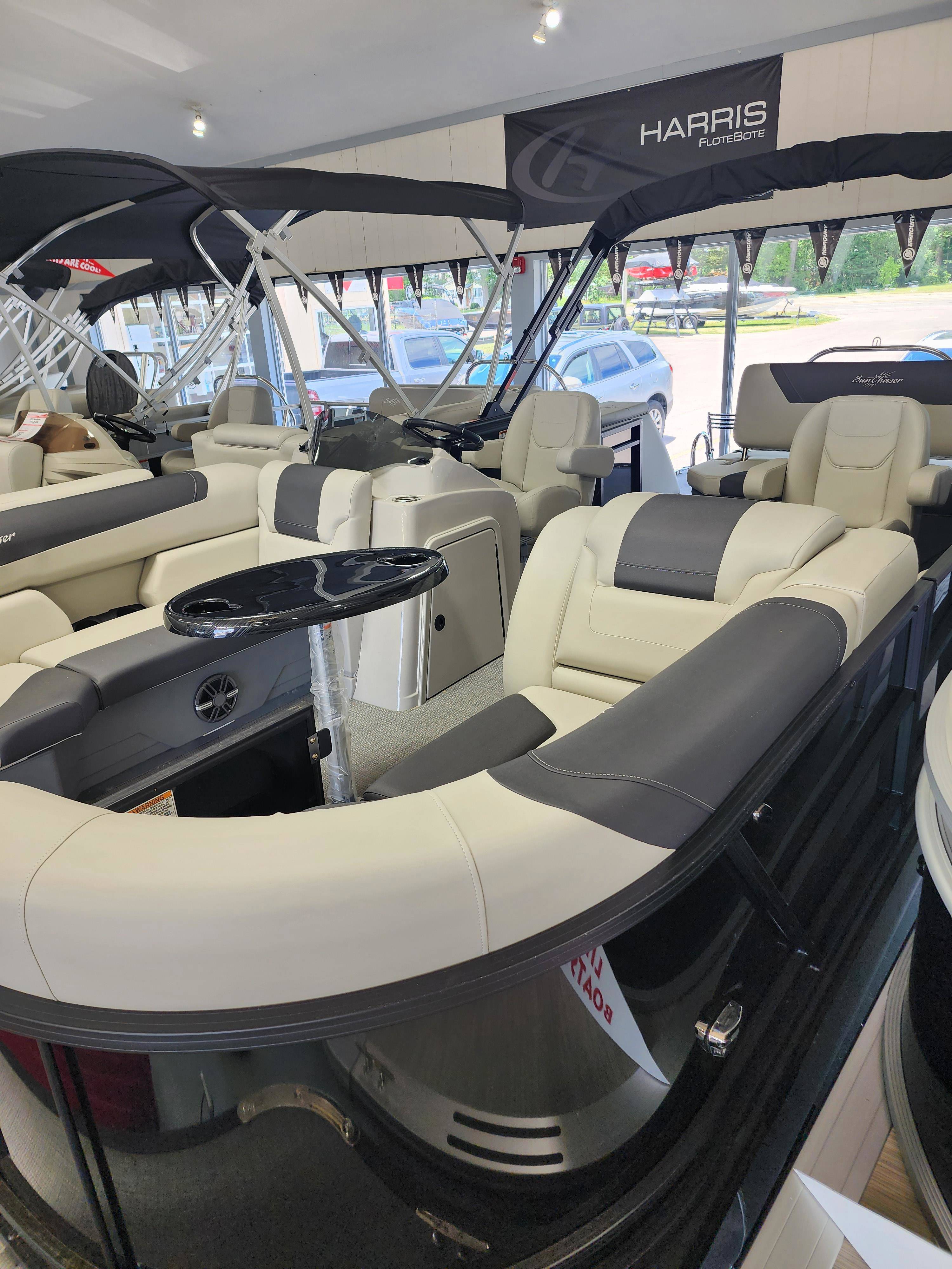 2024 SunChaser Geneva Cruise 22 SB DH - Wilson Marine