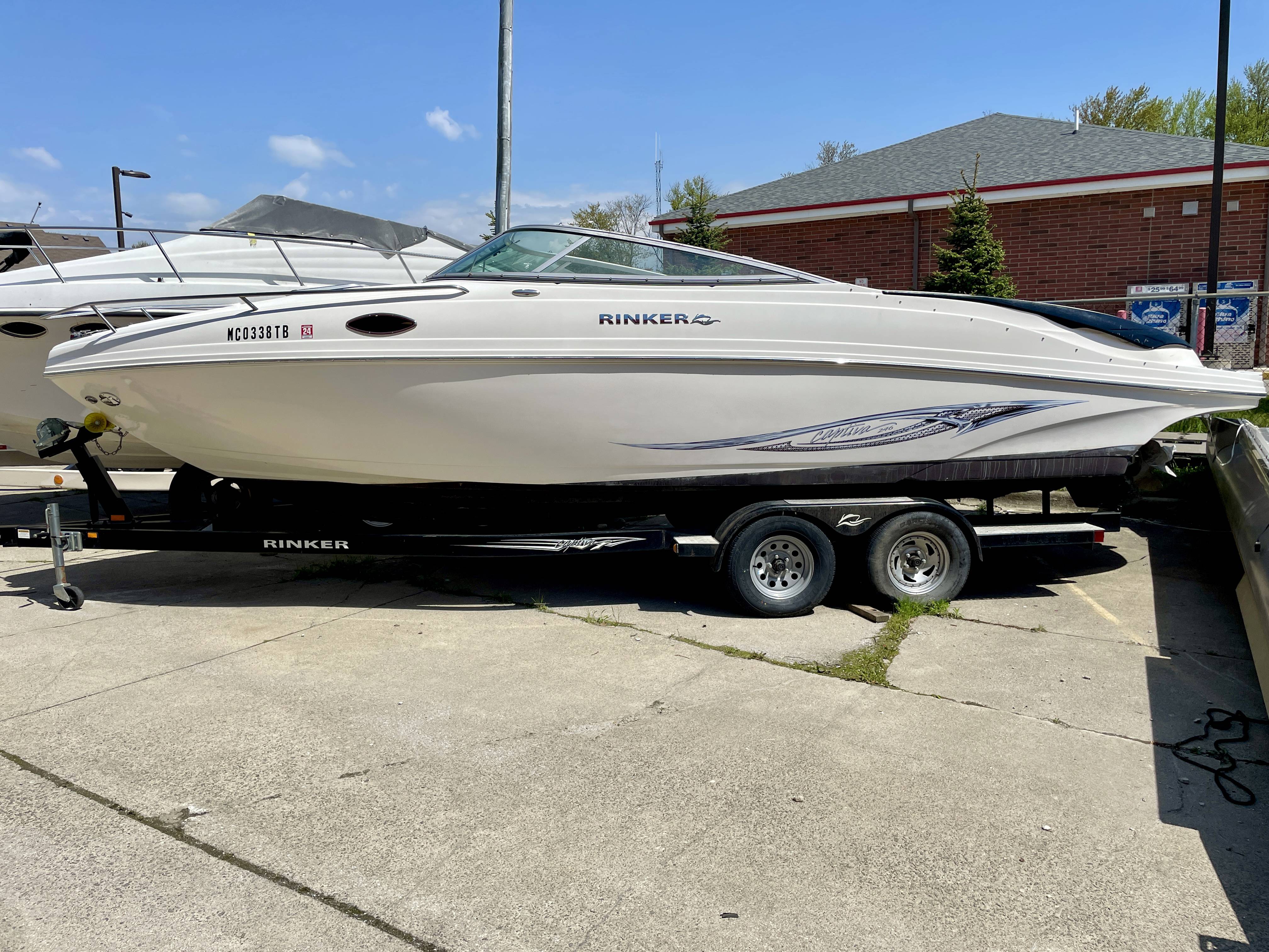 2007 Rinker 246 Captiva Cuddy w/Trailer - Wilson Marine