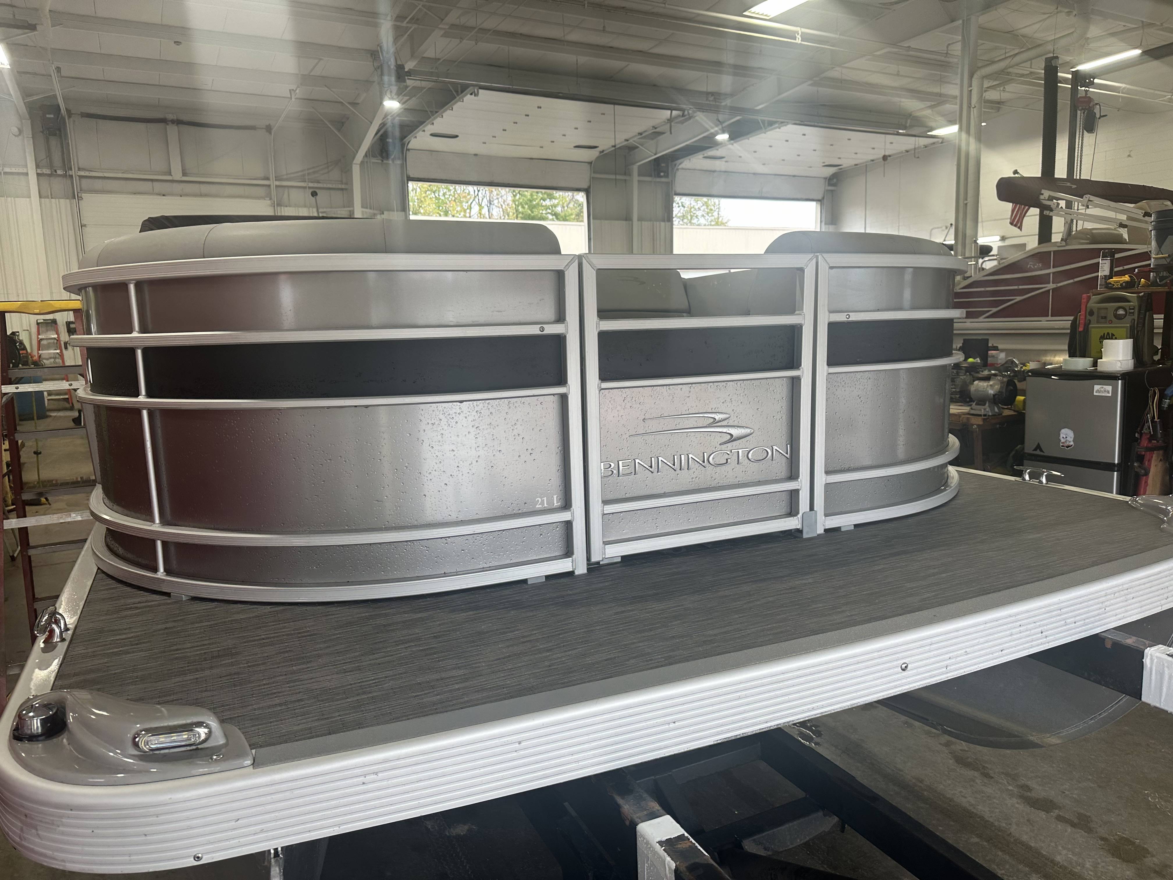 2023 Bennington 21 LSB **64 HOURS!** - Wilson Marine