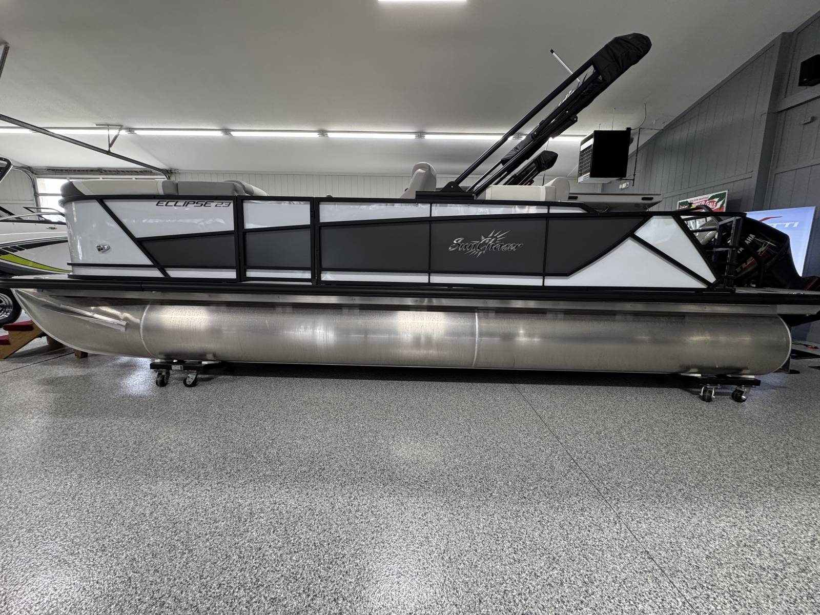 2026 SunChaser Eclipse 23 SBX DH Bar - Wilson Marine