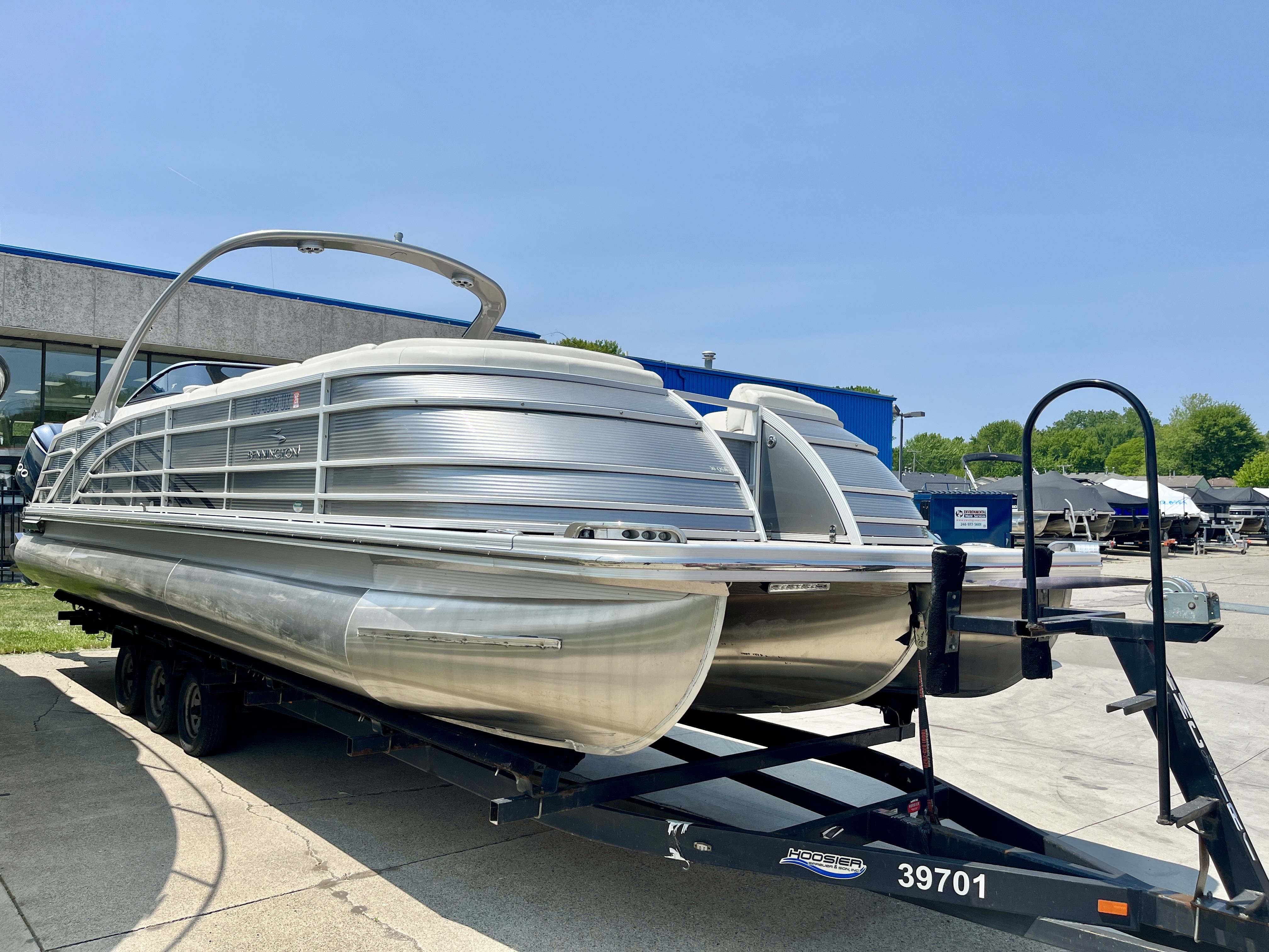 2019 Bennington 30 QSRFBWAX2 **TWIN ENGINE- 10 WIDE- TRI-TOON!** - Wilson Marine