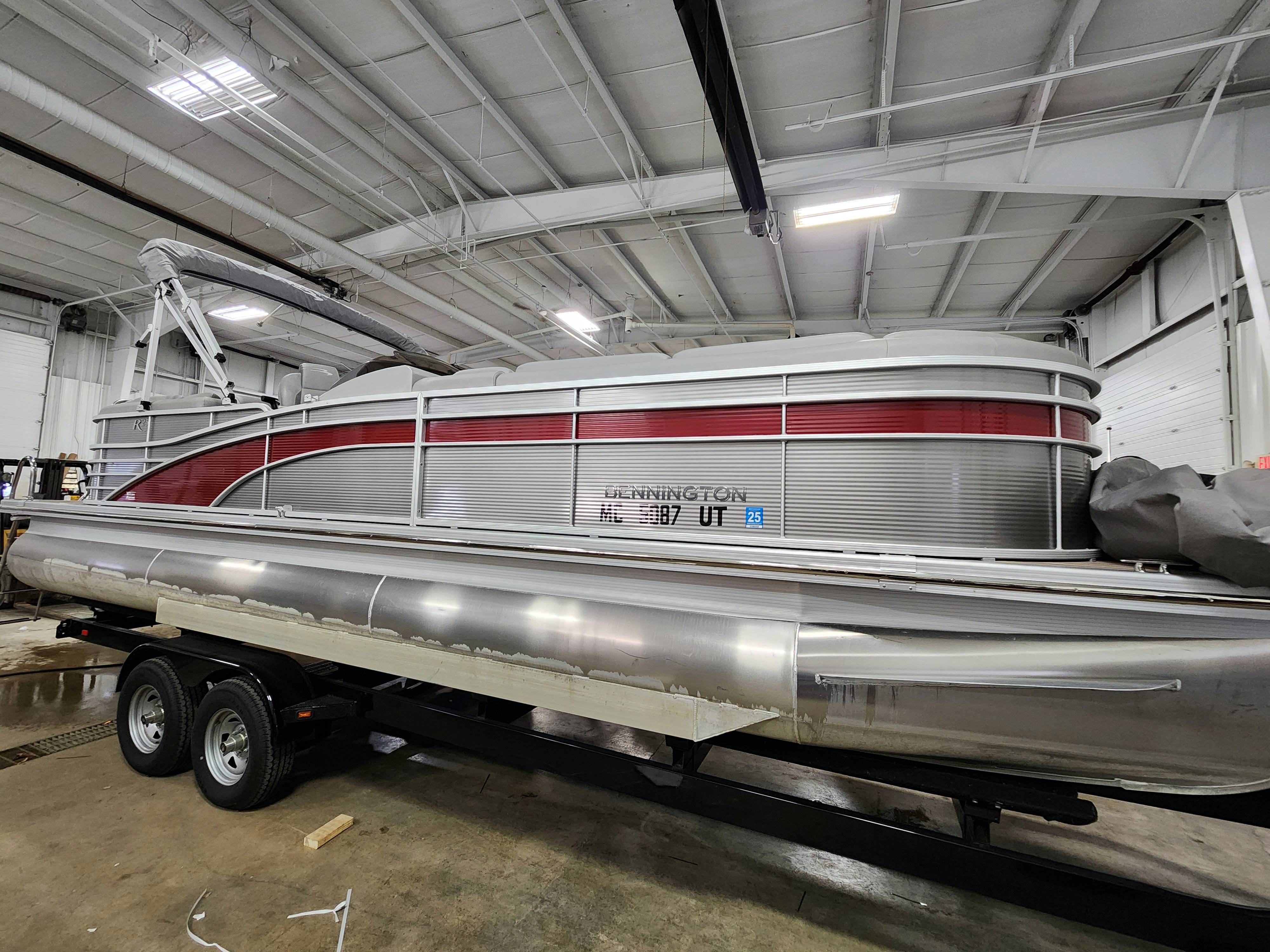 2022 Bennington 25 RSR **PERFORMANCE PACKAGE W/200HP!**