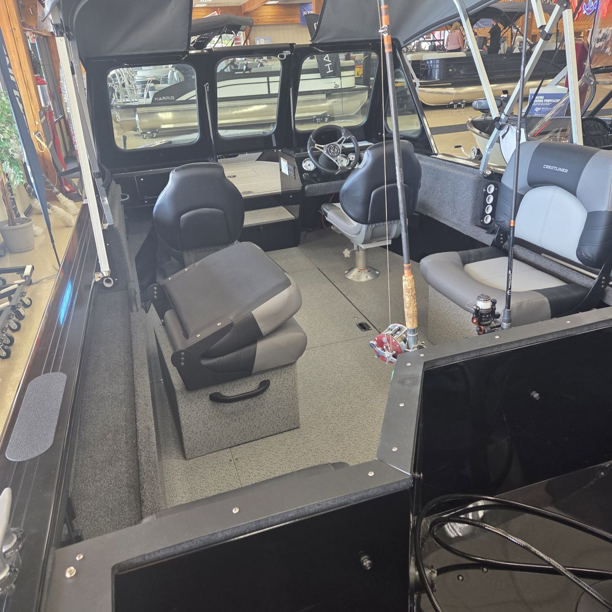 2026 Crestliner 1850 Commander, photo 6 of 7