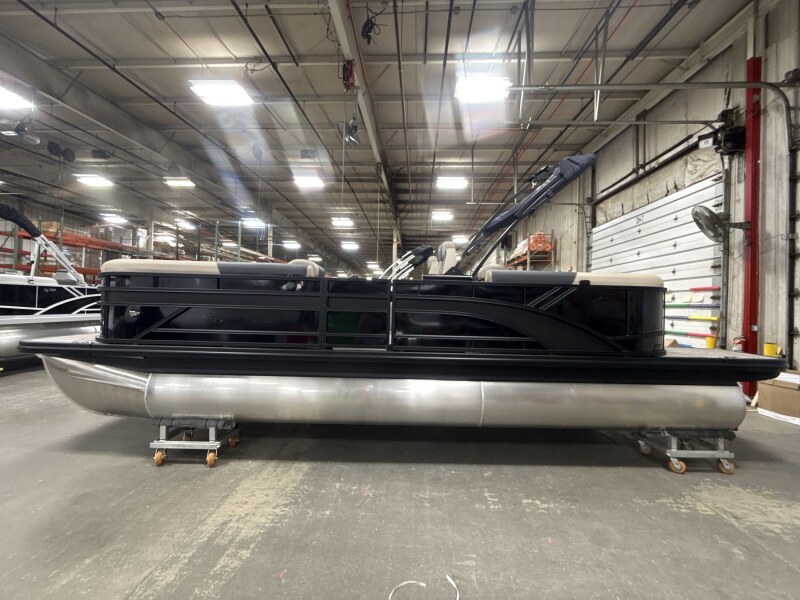2026 Bennington 23SSR Limited Tri Toon