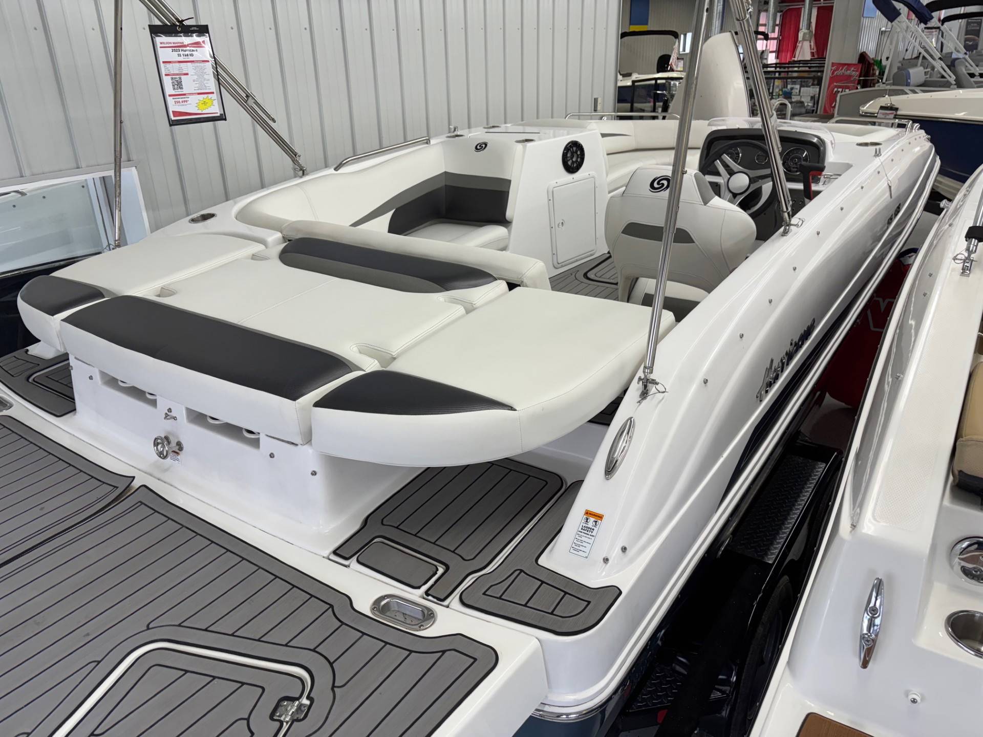 2023 Hurricane SunDeck Sport 188 IO