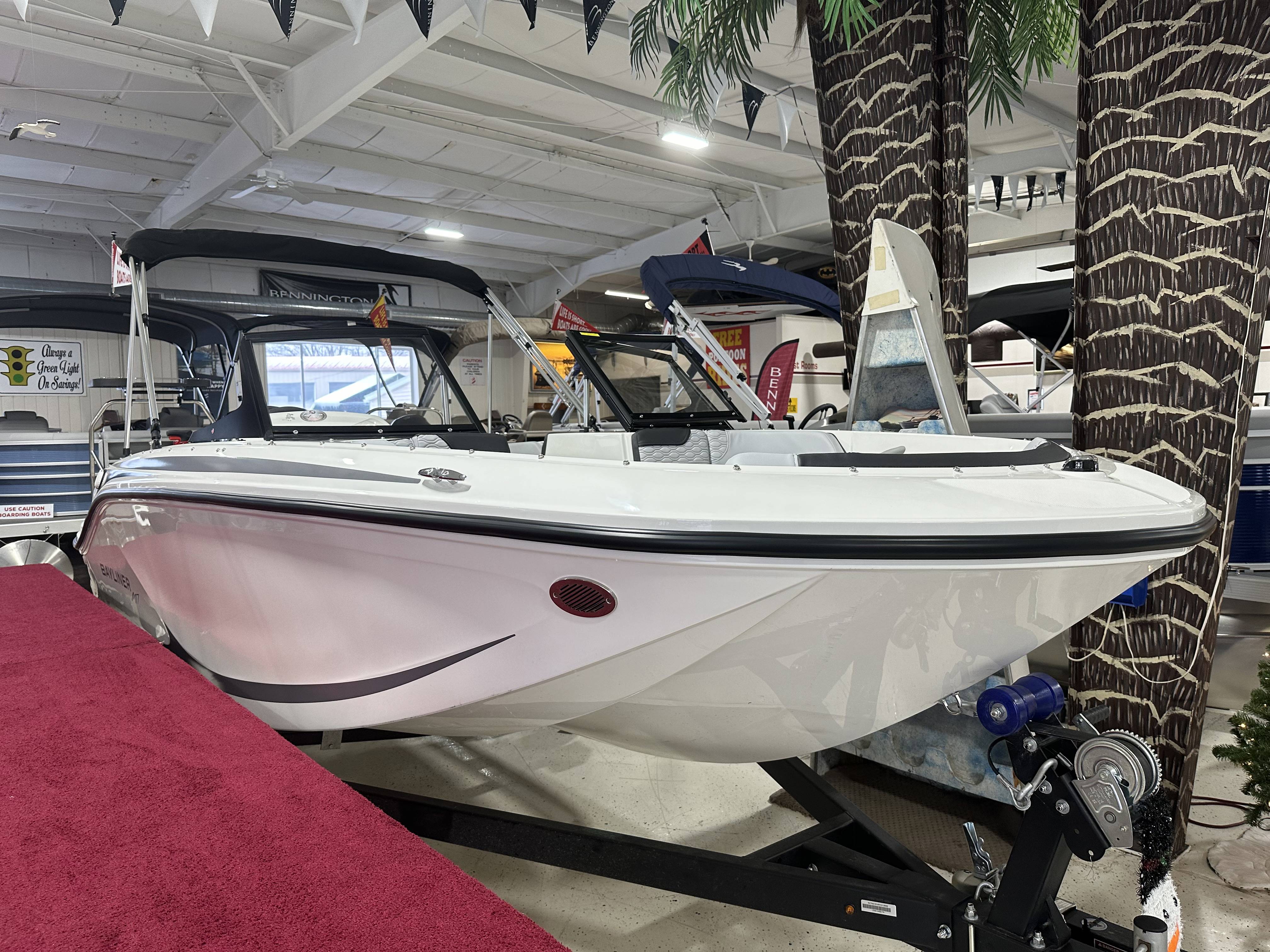 2024 Bayliner M17 - Wilson Marine